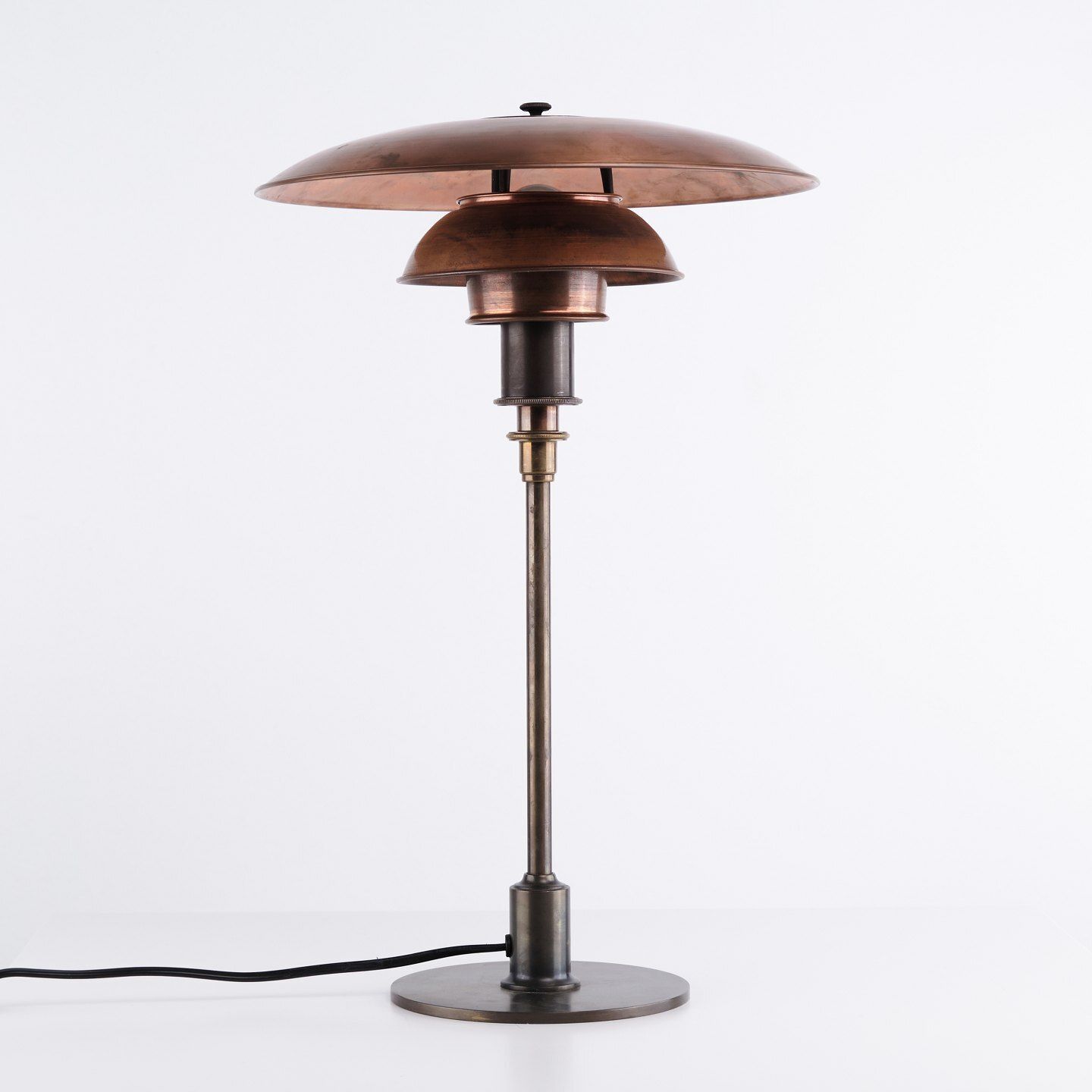 Poul Henningsen Table Lamp Model Ph 3/2 With Copper Shades And Base In Burnished Brass, Louis Poulsen photo vintage