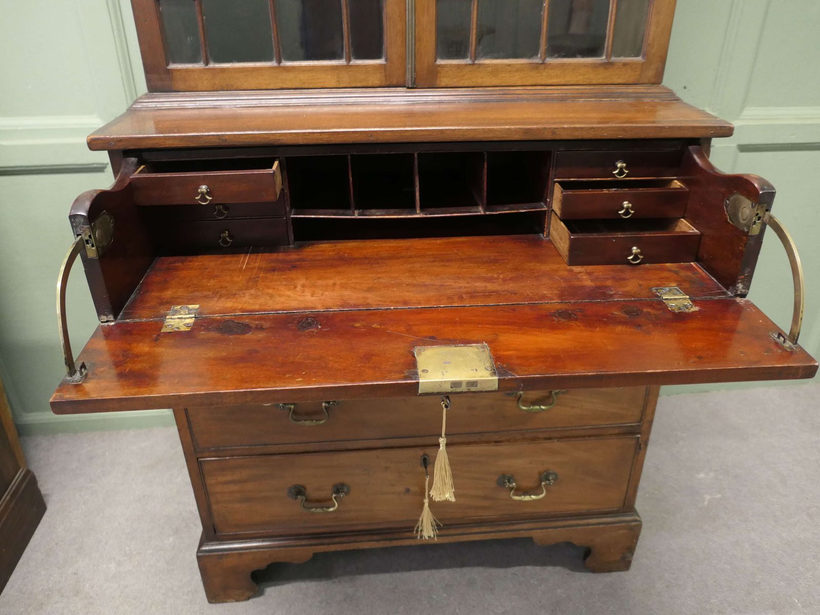 A Mahogany Bachelors Secretaire Bookcase photo vinterior