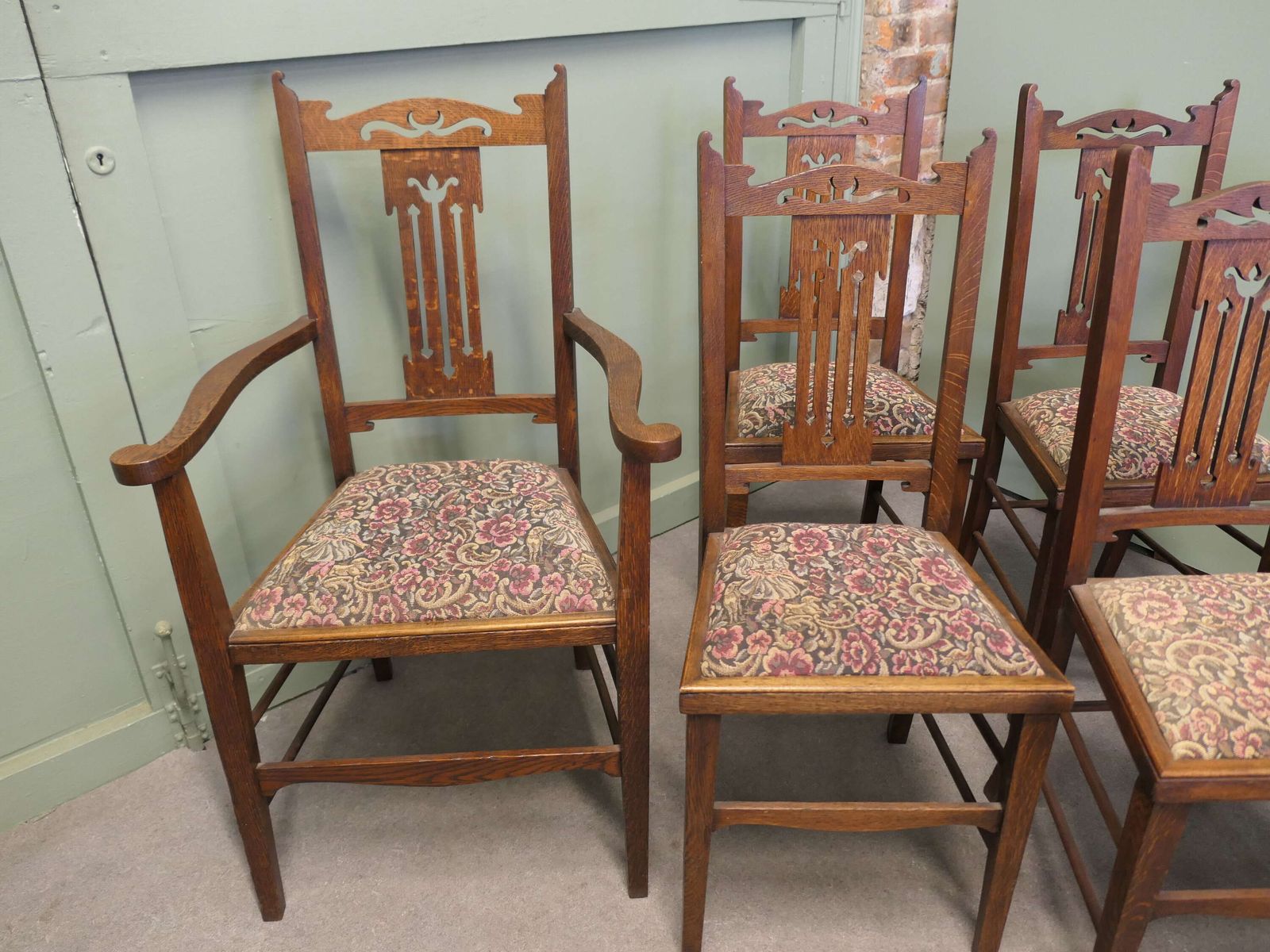 Set Of 6 Arts And Crafts Golden Oak Dining Chairs photo 1680.0