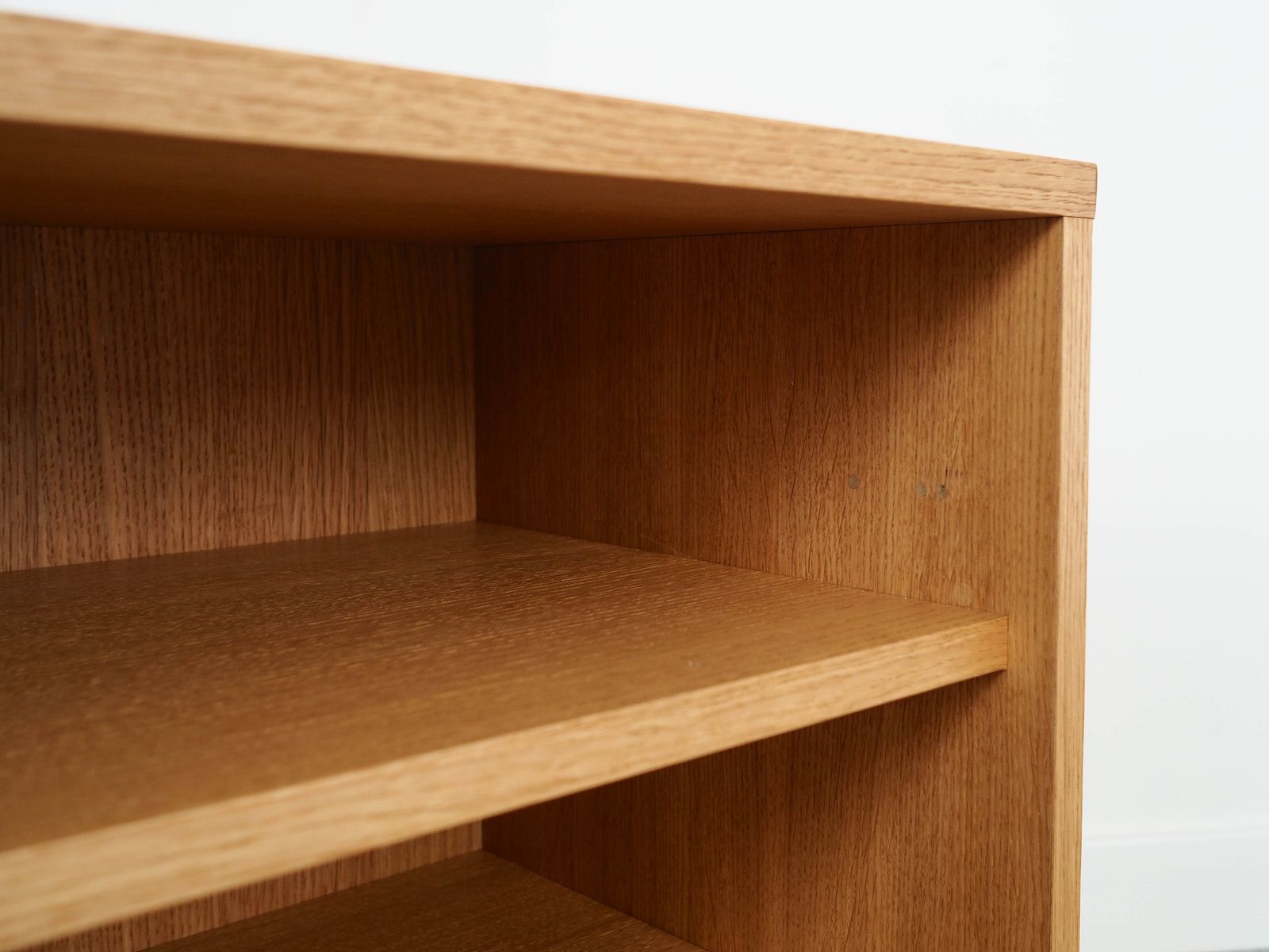 Oak Bookshelf, Scandinavian Design photo vinterior
