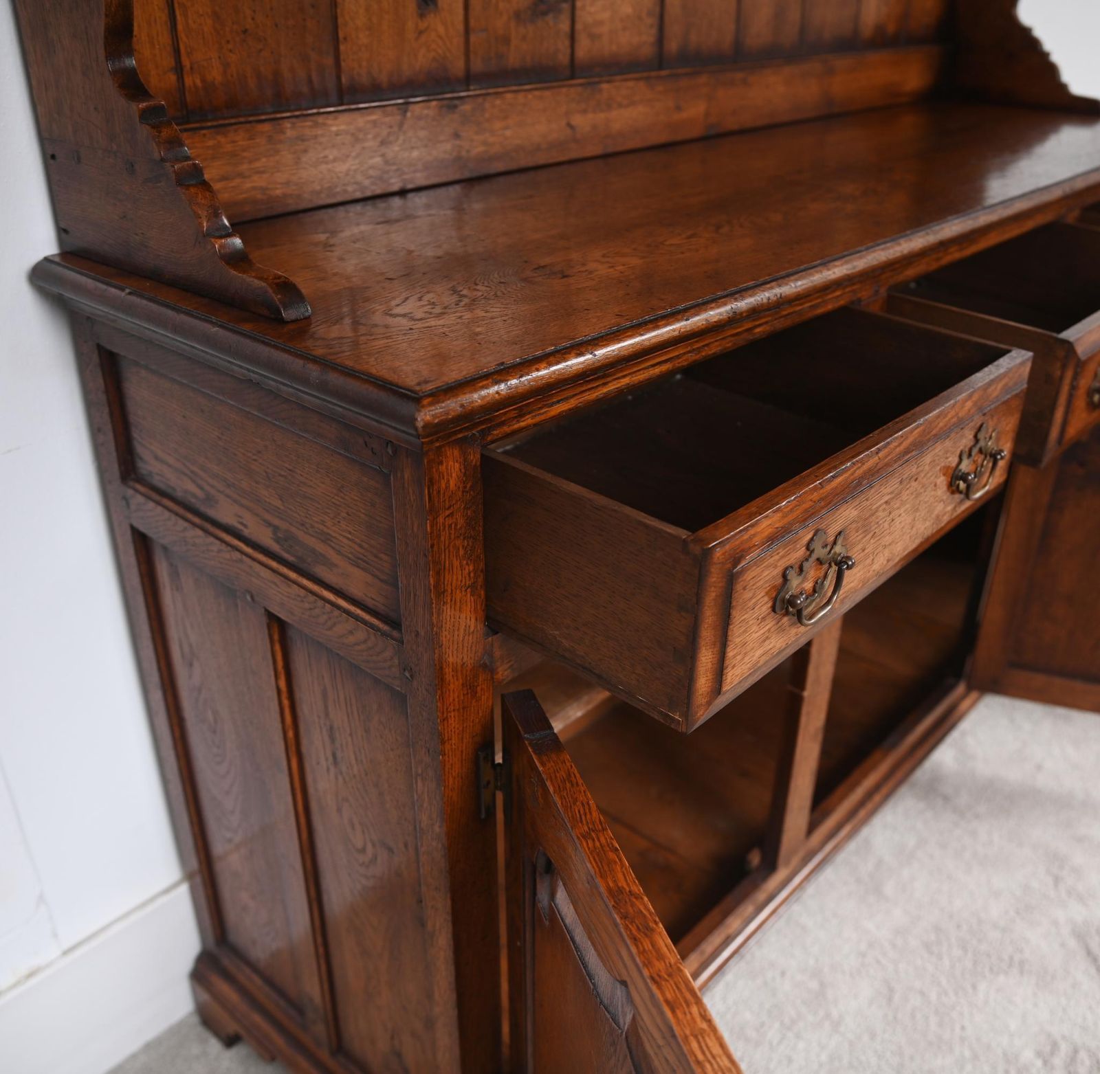 English Oak Dresser Base With Plate Rack Titmarsh & Goodwin Farmhouse photo vinterior