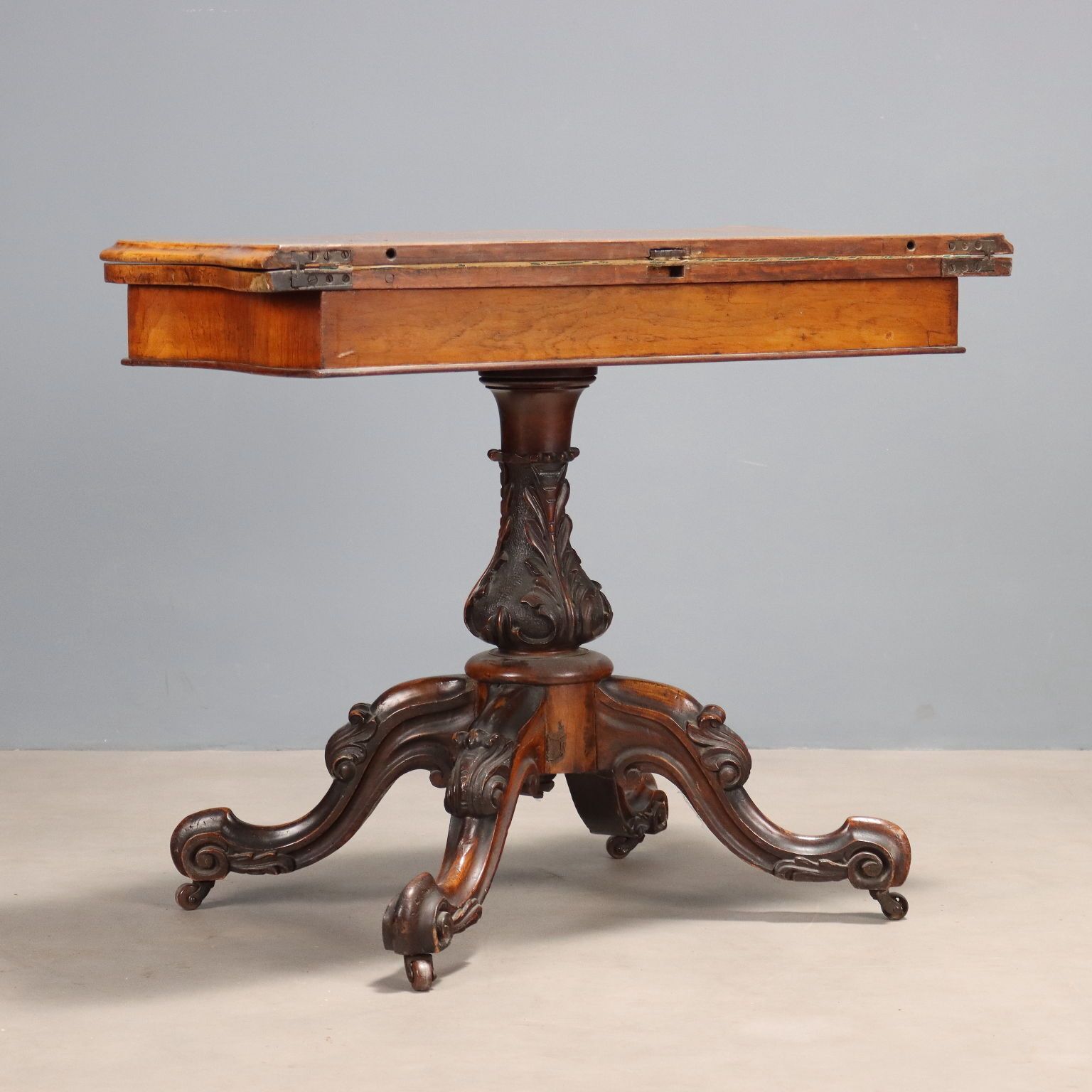 photo furniture Antique Game Table Walnut Maple Burl Italy XIX Century