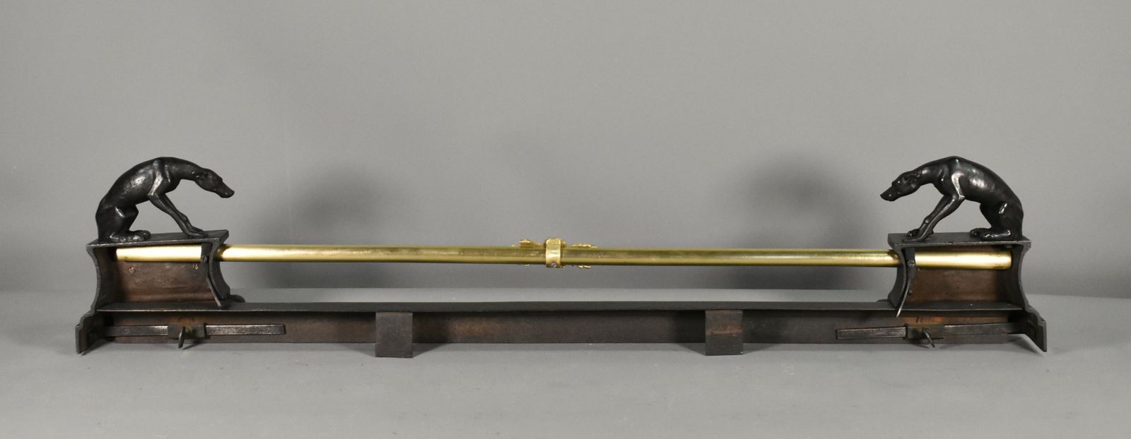 photo vinterior French Antique Fireplace Fender With Greyhounds In Bronze – 19th Century