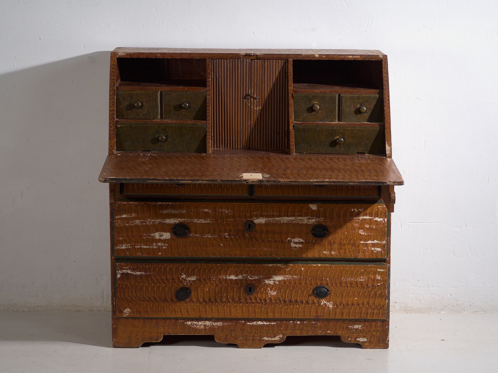 photo vintage Antique Swedish Painted Slant Front Desk – Scandinavian Folk Bureau – Year 1783