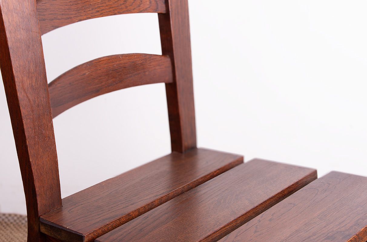 Mobilier Ensemble de 6 grandes chaises brutalistes en chêne massif, années 1950, dans le style de René Gabriel. photo