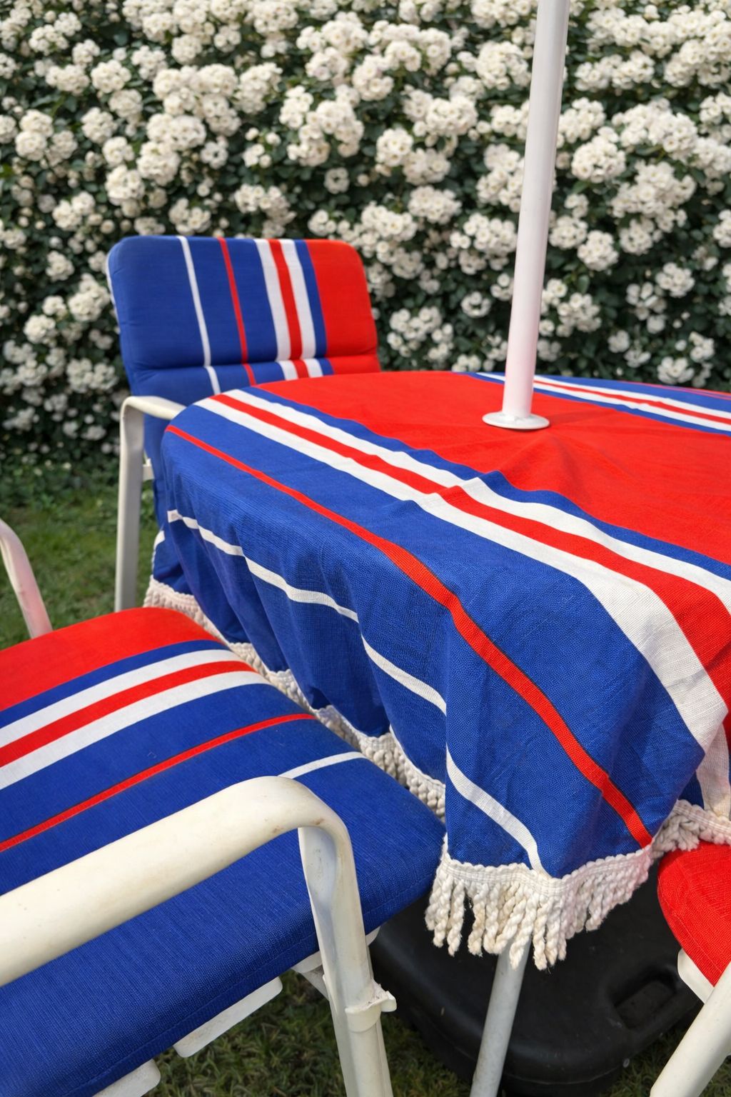 A Vintage Set Of Garden Furniture photo buy