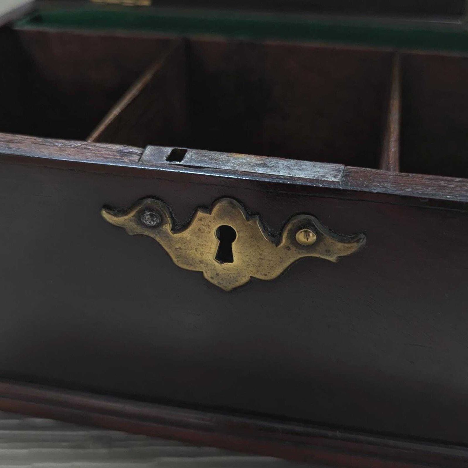 An Antique Early Georgian Mahogany Tea Caddy Or Tea Box C1800s photo for sale