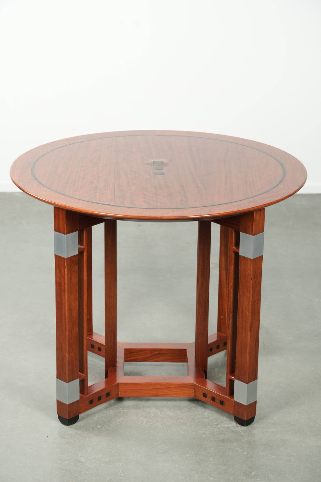 Beautiful Round Art Deco Style Schuitema Side/Coffee Table From The Decoforma Series photo 881.0