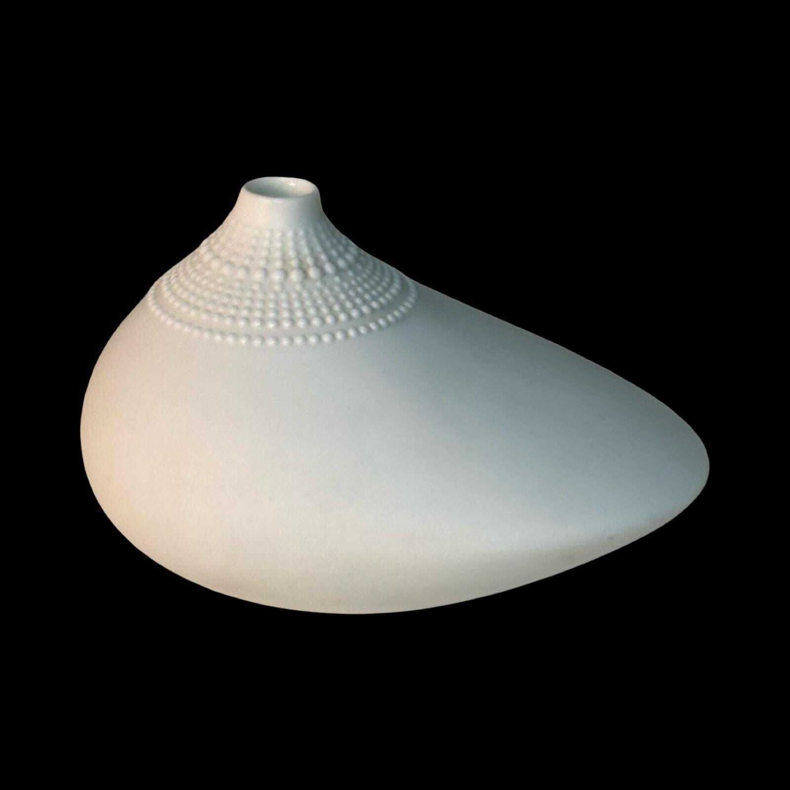 Tapio Wirkkala   Rosenthal Studio Linie   Vase   Model 'Pollo'   White Ceramic (12cm) photo 150.0