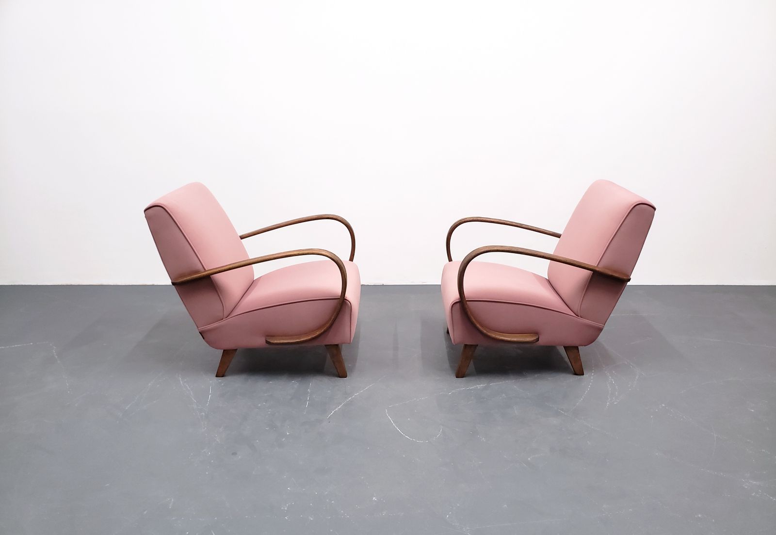 1930 Jindrich Halabala Bentwood Armchair In Dusty Rose Pink Velvet photo vinterior