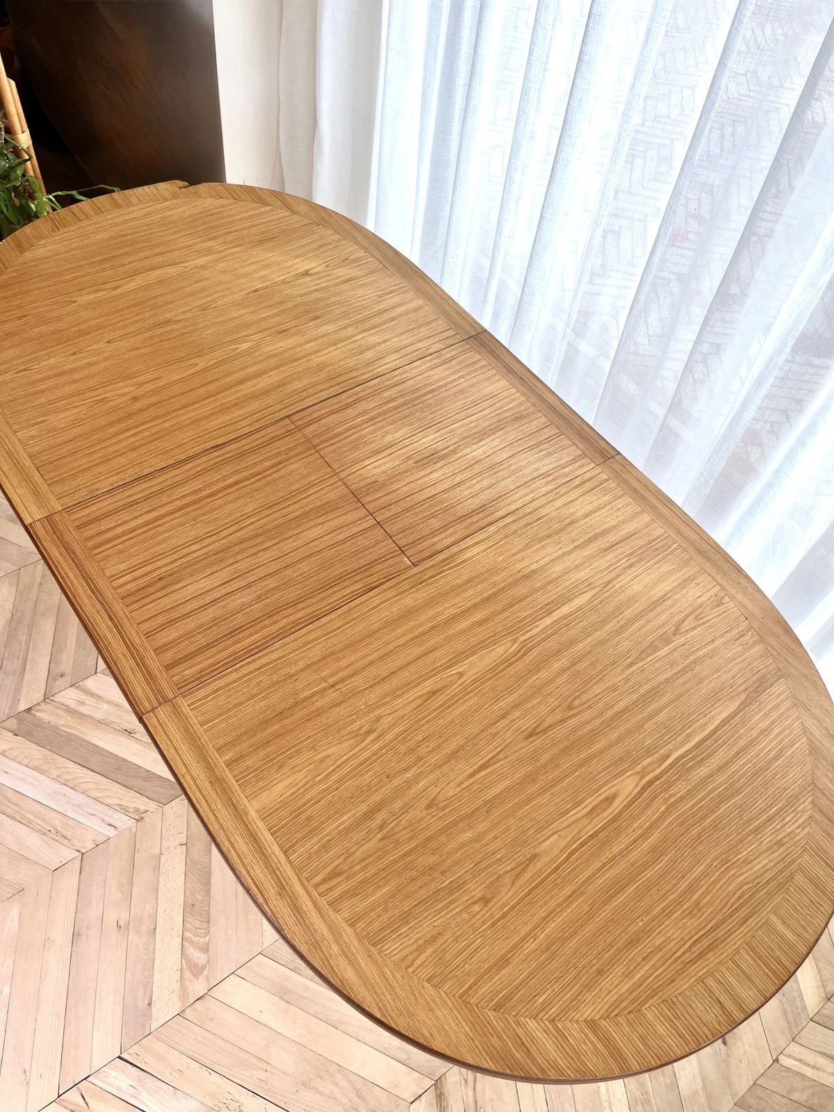 photo furniture Mid Century Oval Veneered Extending Dining Table