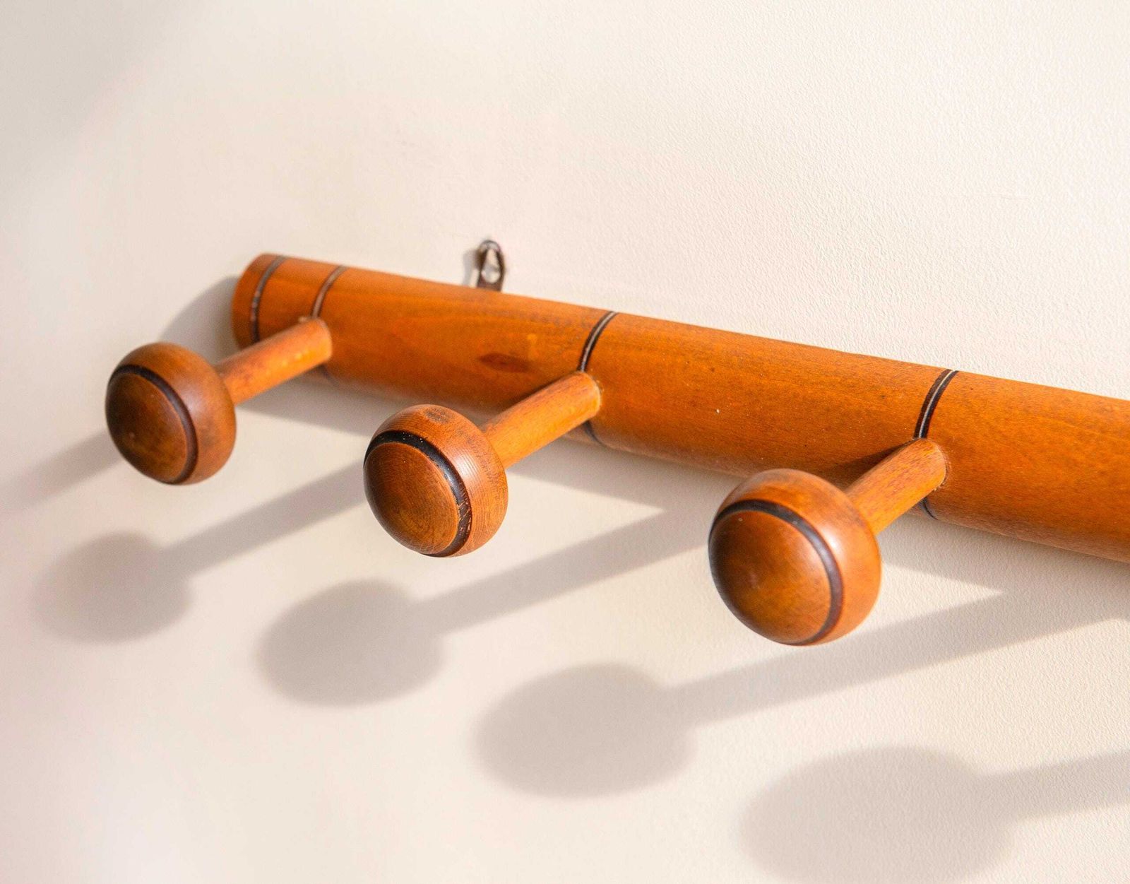 Franse Kapstok In Faux Bamboe Stijl | Vintage Houten Wandhaken | Rustiek Wandrek photo furniture