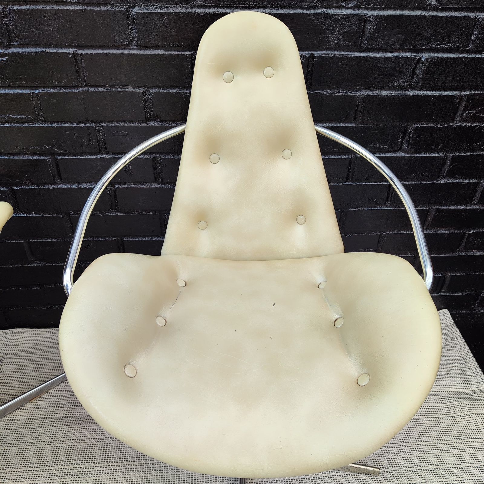 Pair Of Mid Century Atomic Style Swivel Chairs photo 375.0