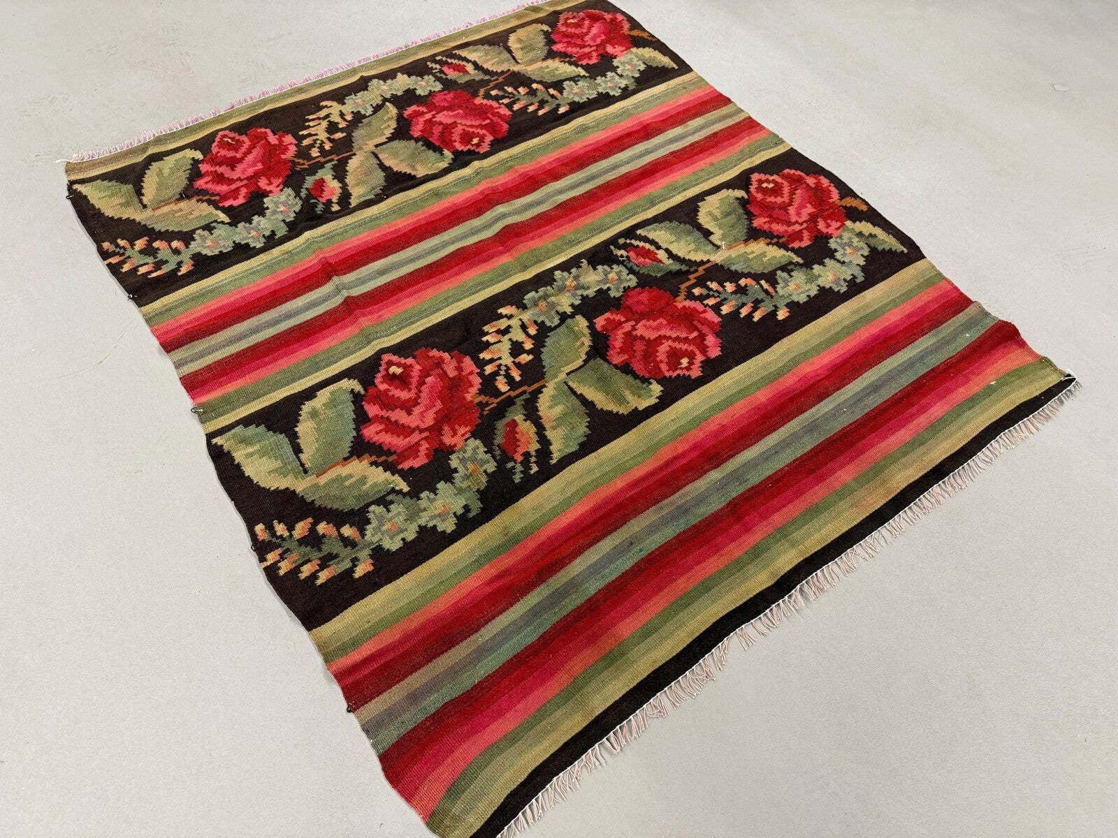 Moldovan Square Kilim Rug 146x130 Cm Vintage Kelim Wool Rug Medium 2520 photo 395.0