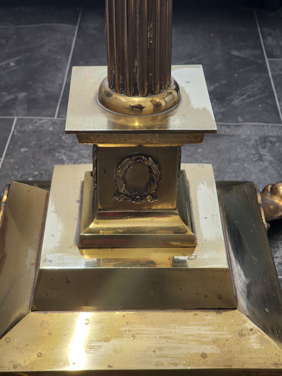 Brass Corinthian Column Adjustable Standard Lamp photo 1000.0