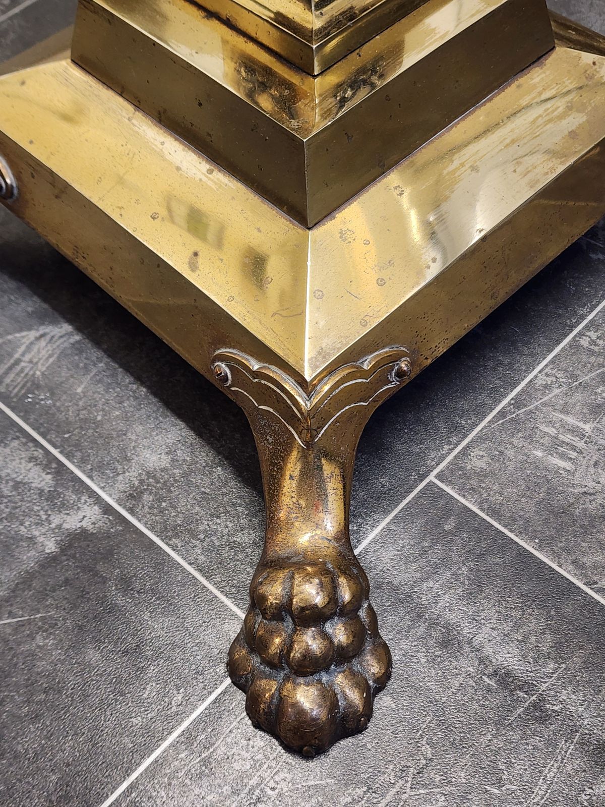 Lighting Brass Corinthian Column Adjustable Standard Lamp photo
