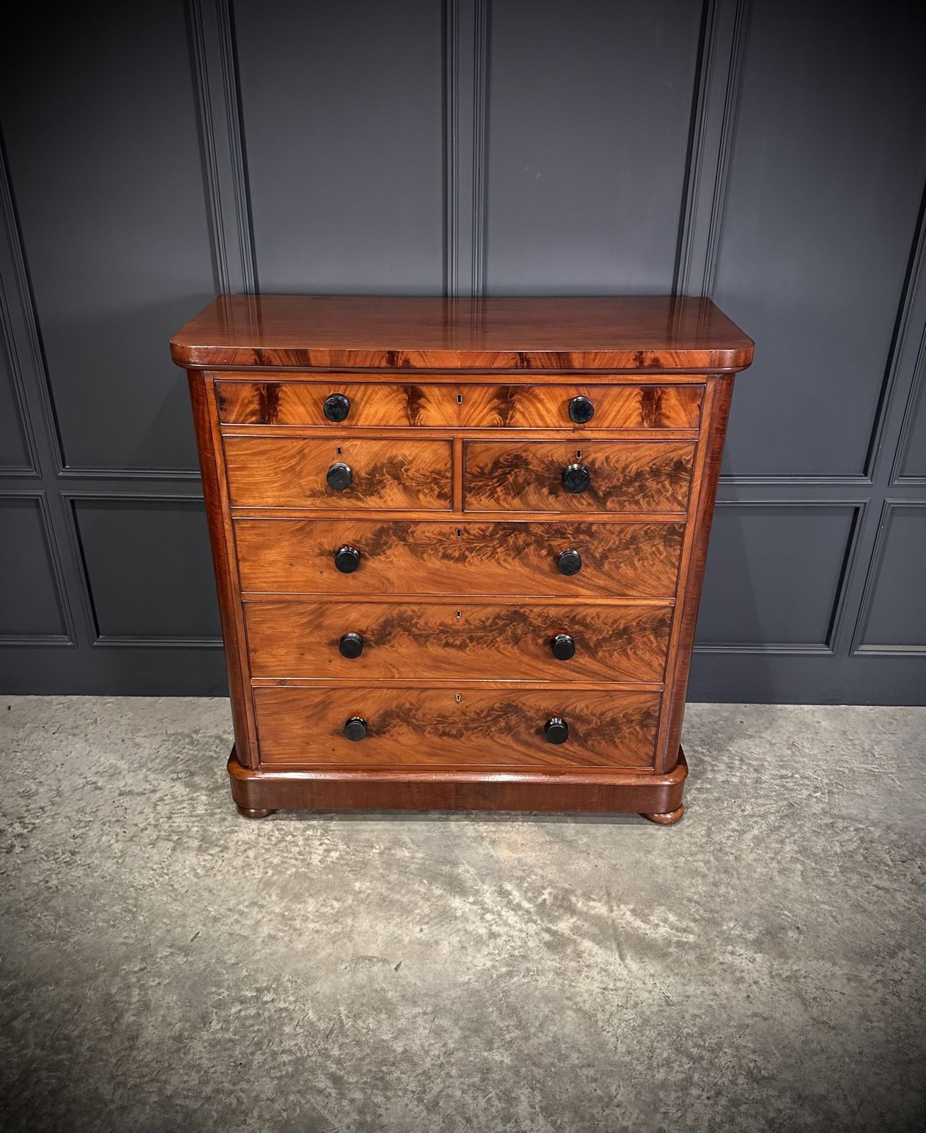 Large Victorian Flame Mahogany Chest Of Drawers photo Furniture