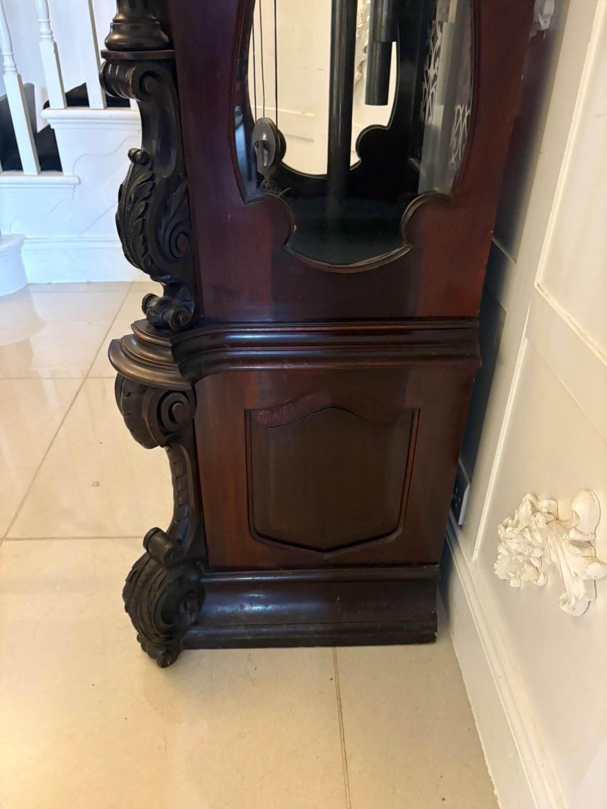 photo vinterior Antique Exhibition Quality Carved Mahogany Nine Tube Chiming Longcase Clock