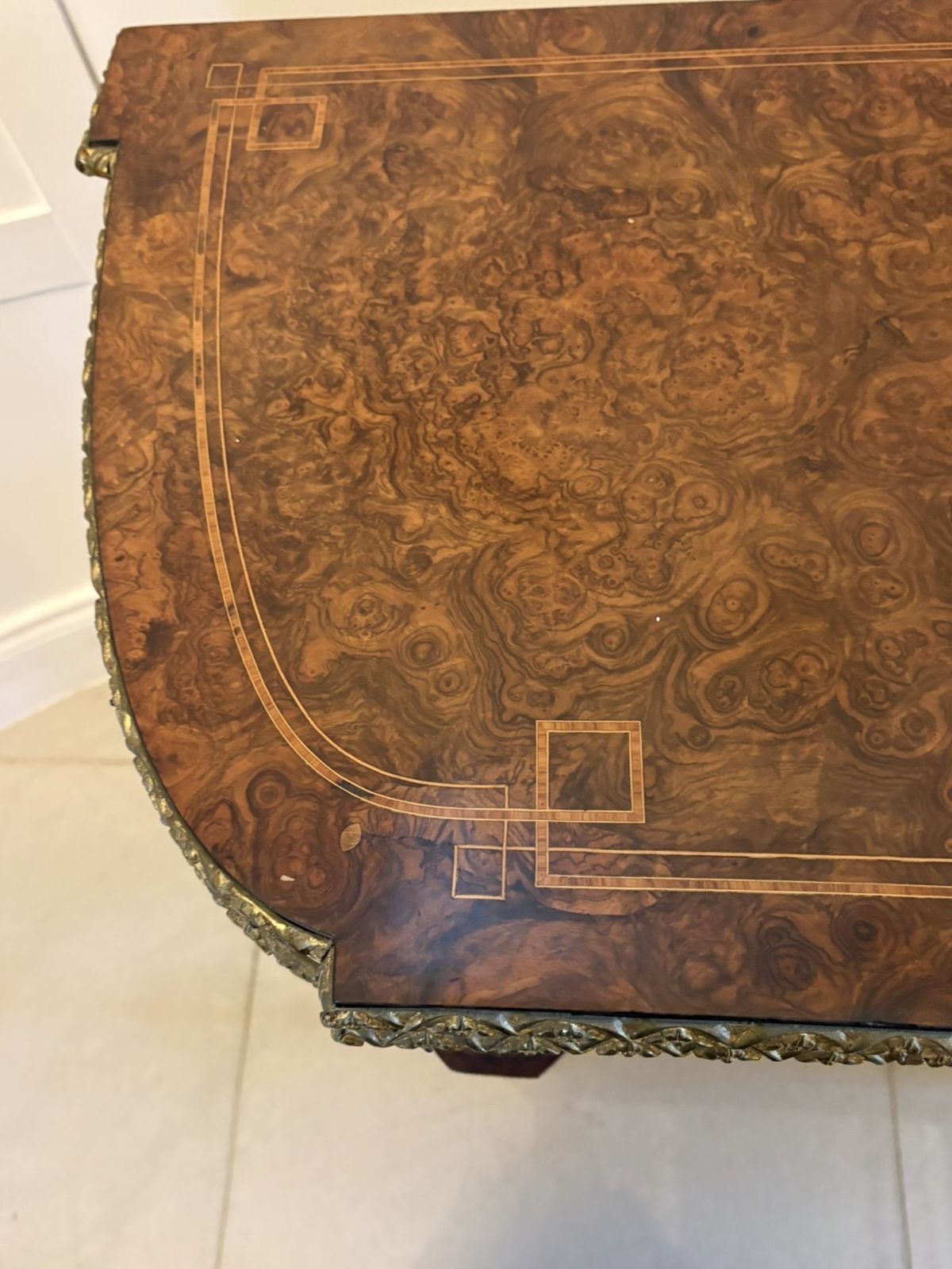 photo furniture Antique 19th Century Burr Walnut Side Table With Ormolu Mounts And Inlay