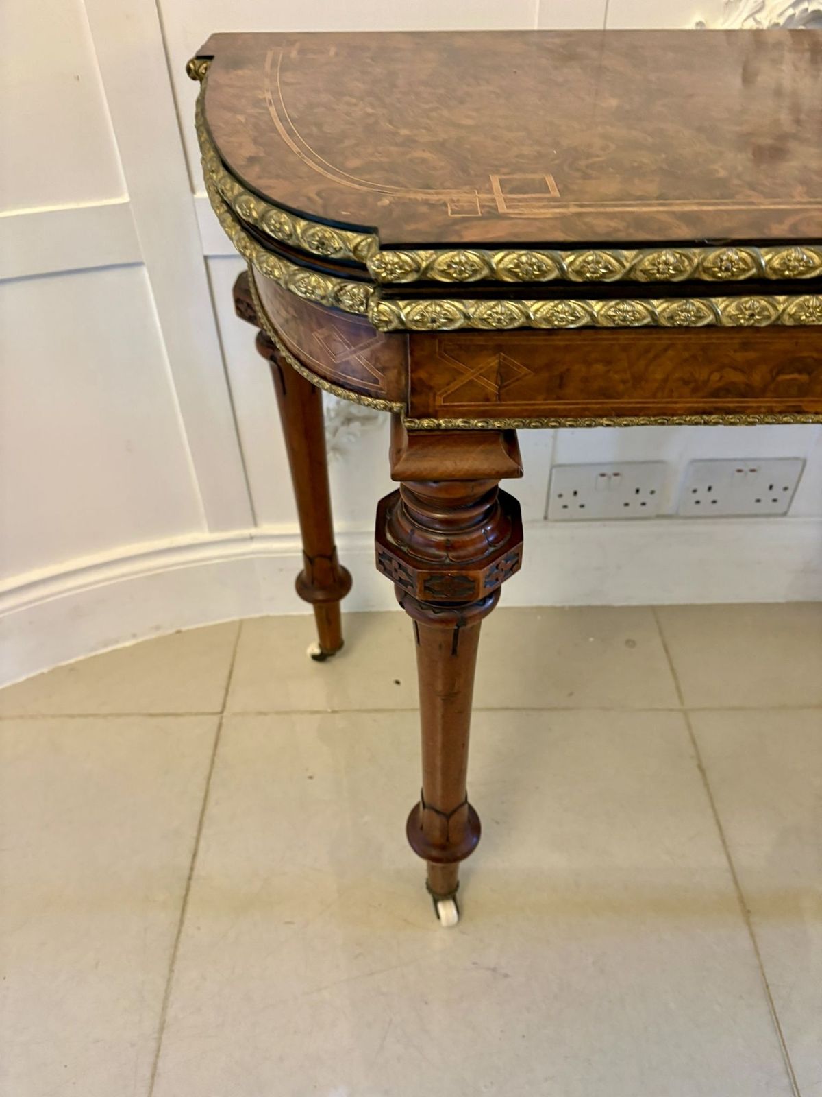 2995.0 Antique 19th Century Burr Walnut Side Table With Ormolu Mounts And Inlay photo