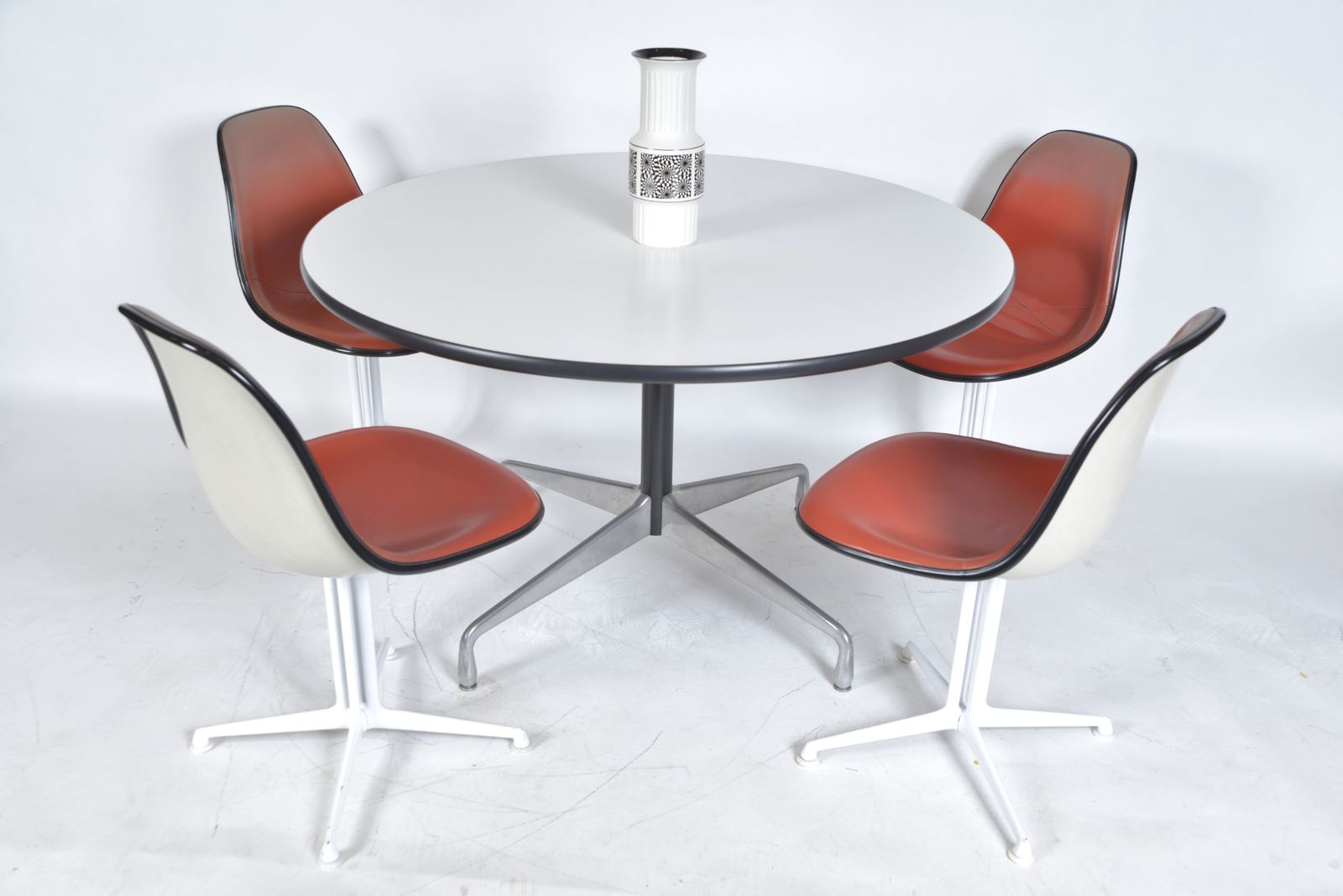 Midcentury Charles & Ray Eames Herman Miller Dining Room Set 4 X La Fonda Chairs & Table photo Furniture