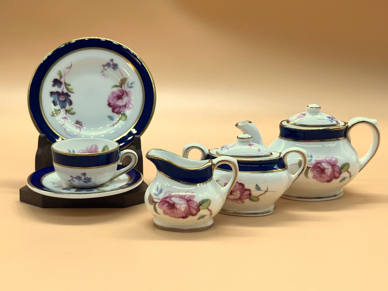 Coalport China Titania Miniature Display Tea Set. Teapot, Creamer, Sugar, Tea Cup, Saucer & Side Plate Trio.