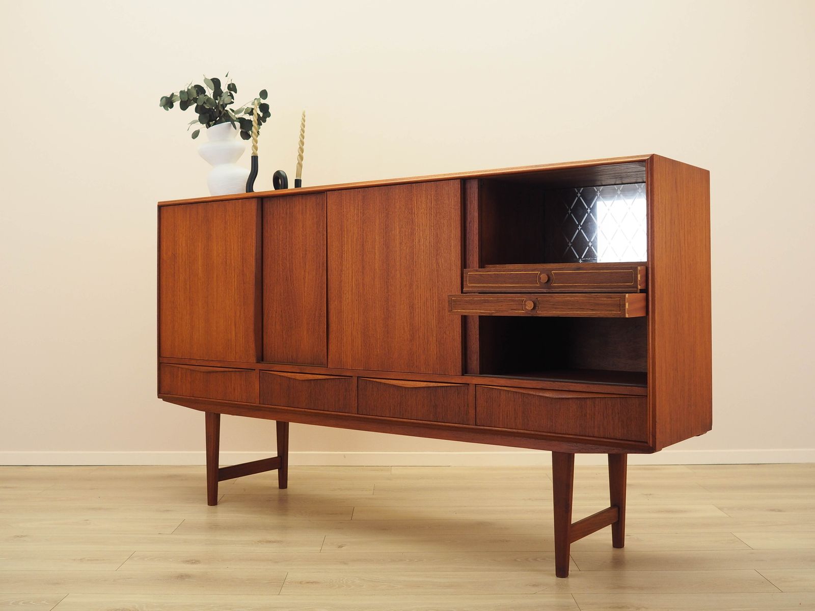 Teakhouten Highboard, Deens Design, Jaren 1960, Ontwerper: E.W. Bach photo vinterior