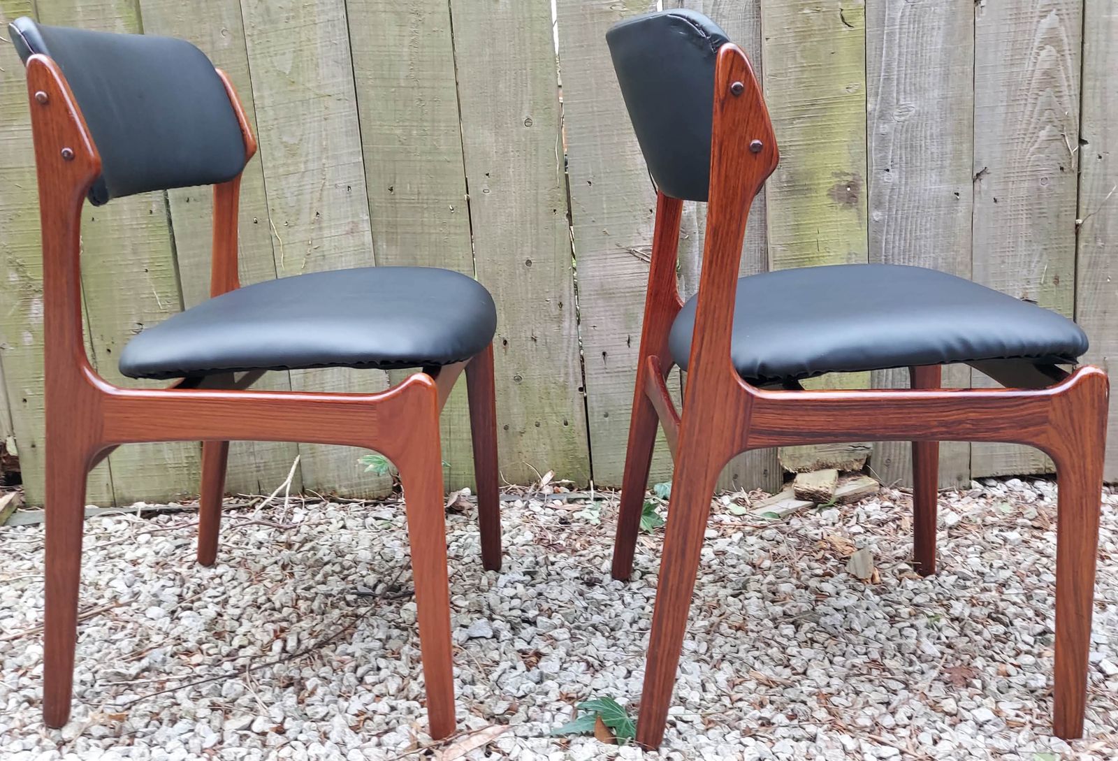 Mcm 2 Rosewood O.D. Mobler A/S Chairs Black Vinyl photo vinterior