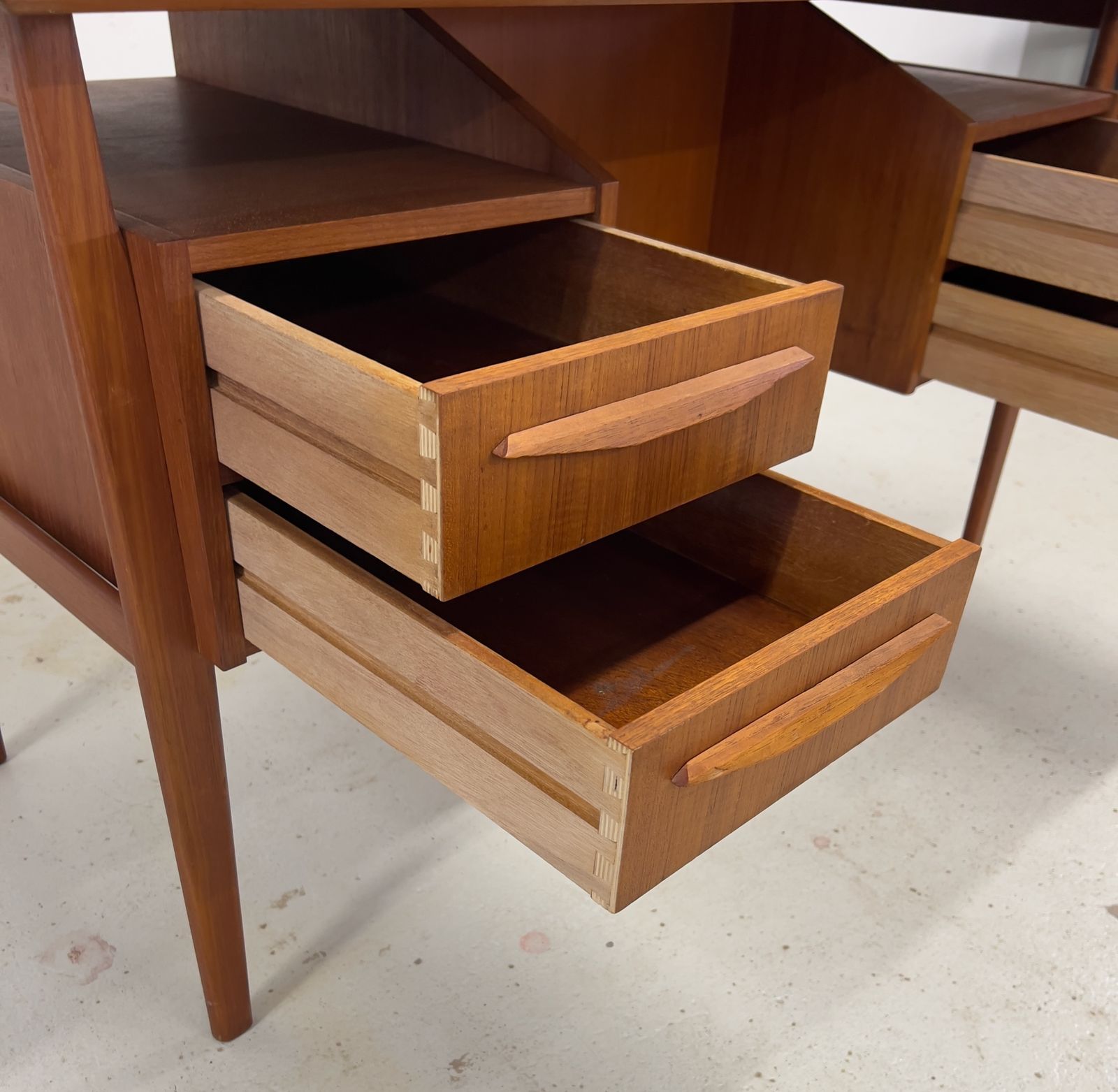 photo vinterior Teak Desk By Gunner Nielsen For Tibergaard, 1960s.