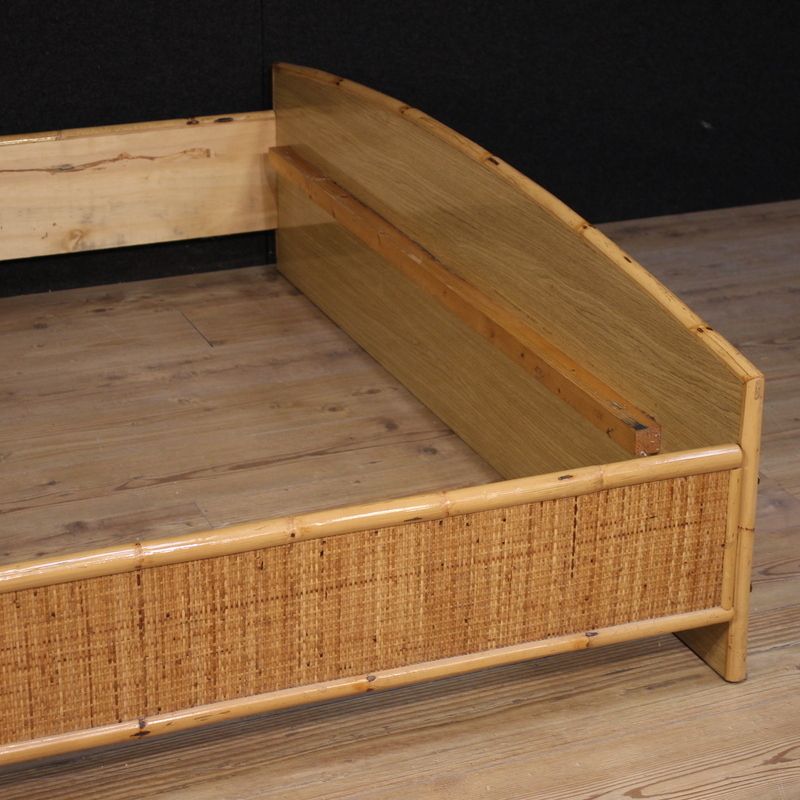 photo furniture 20th Century Italian Double Bed