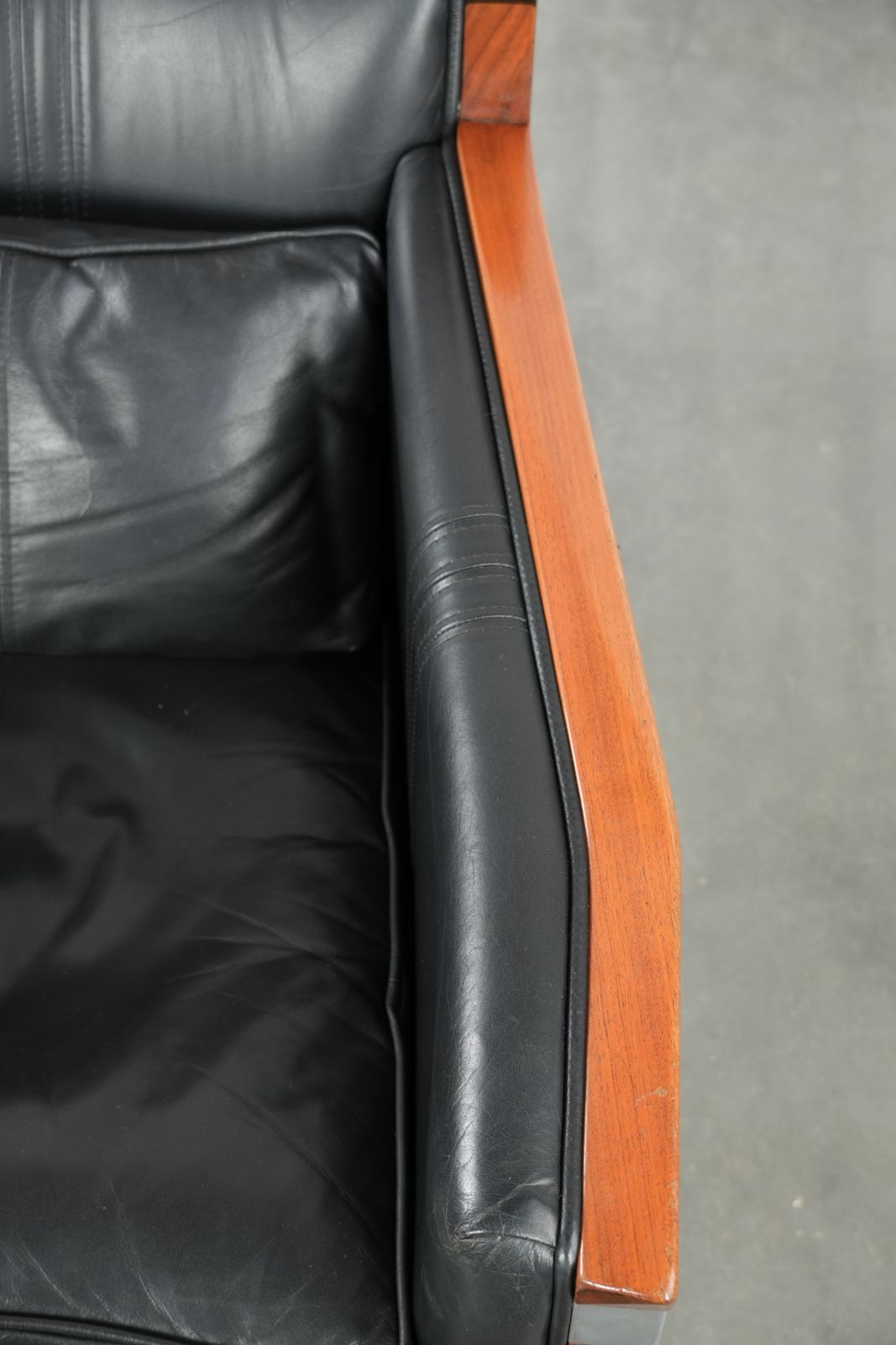 In Good Condition Black Leather Art Deco Schuitema Design Armchair From The Decoforma Series photo vintage