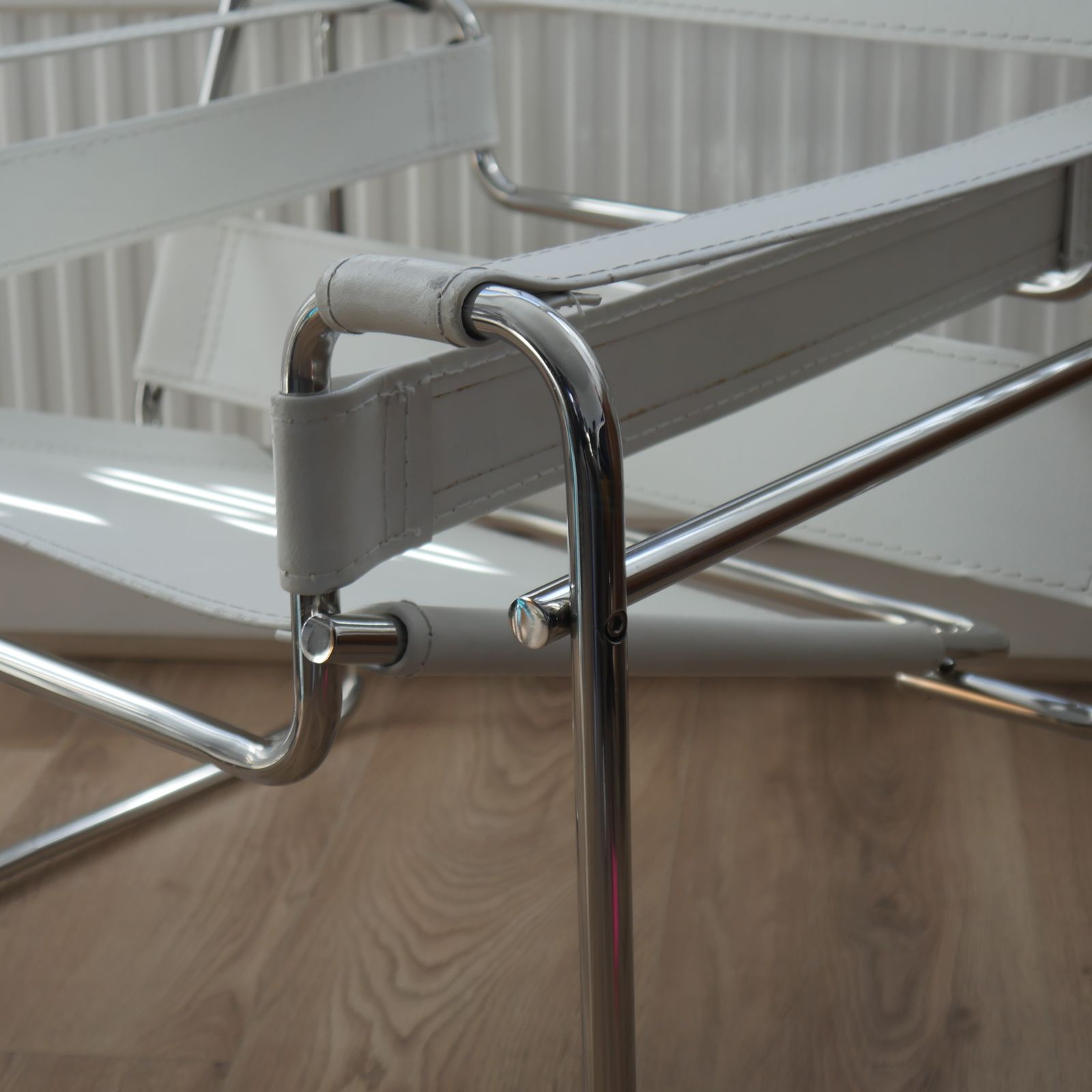 Italian 1990s Wassily B3 Style Chair – White & Chrome – Bauhaus / Marcel Breuer photo vintage