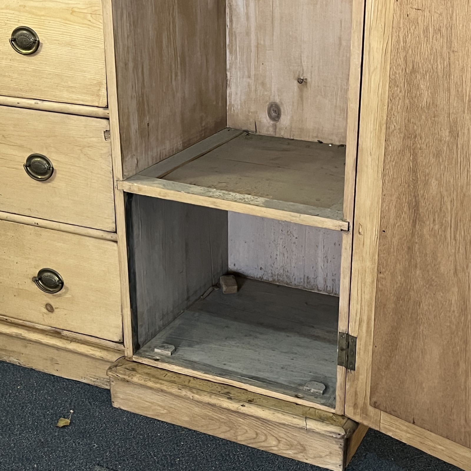 Large Victorian Pine Bedroom Unit (Dismantles) photo vinterior
