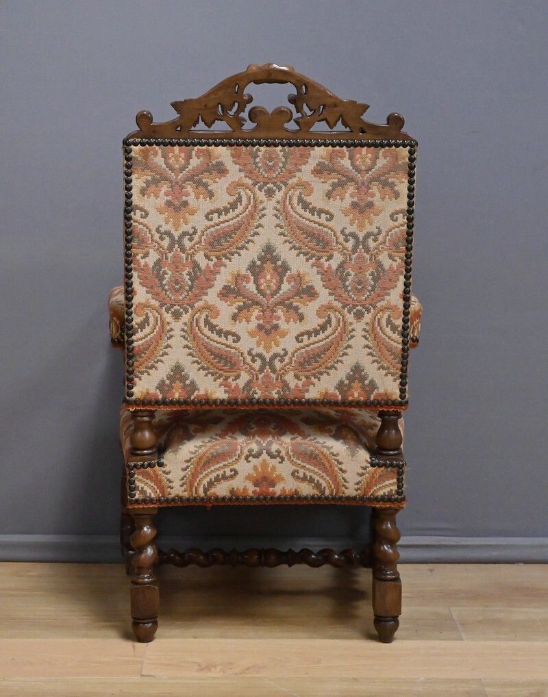photo vintage Oak State Chair, Louis XIII Style – Early 20th Century