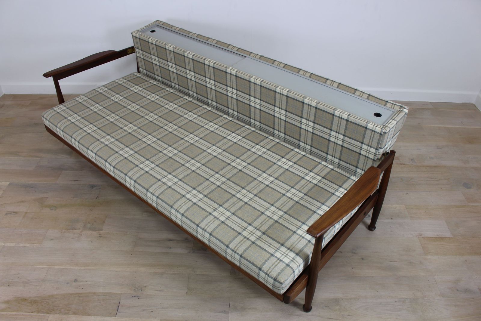 Guy Rogers Manhattan Studio Sofa photo Furniture