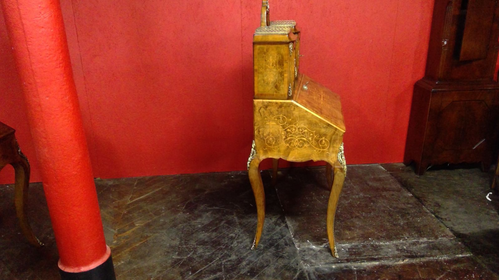 photo vintage Pair Of Victorian Walnut Bonheur De Joures