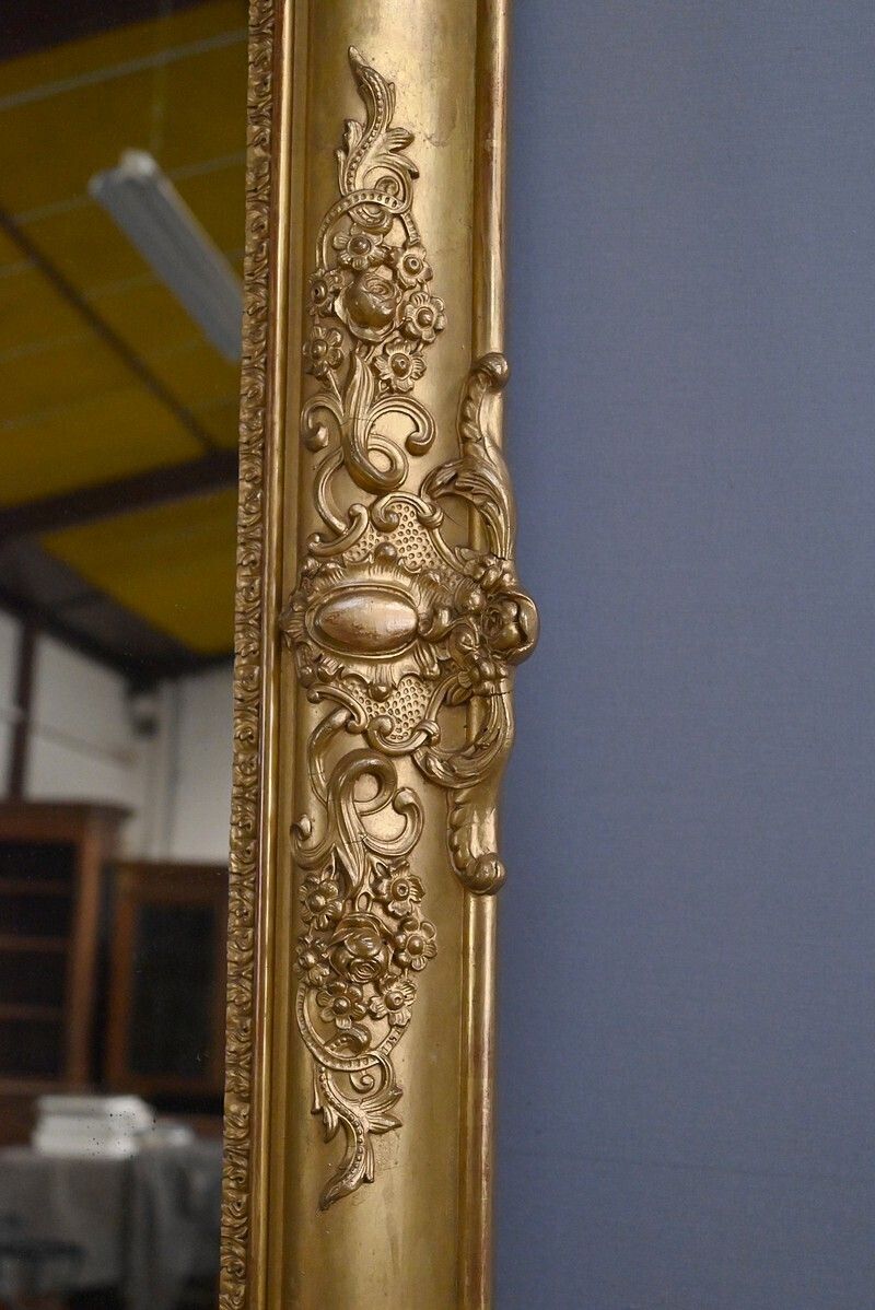 photo furniture Important Gilded Wood Mirror, Restoration Style – 19th Century
