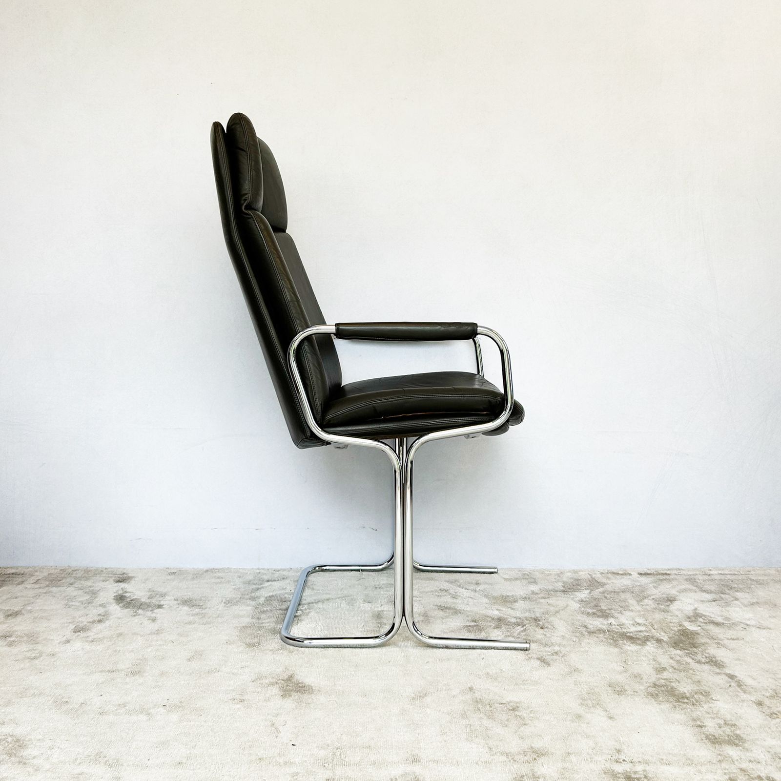 Furniture Eleganza Cantilever Armchair By Tim Bates For Pieff, Chrome And Leather, 1970s photo