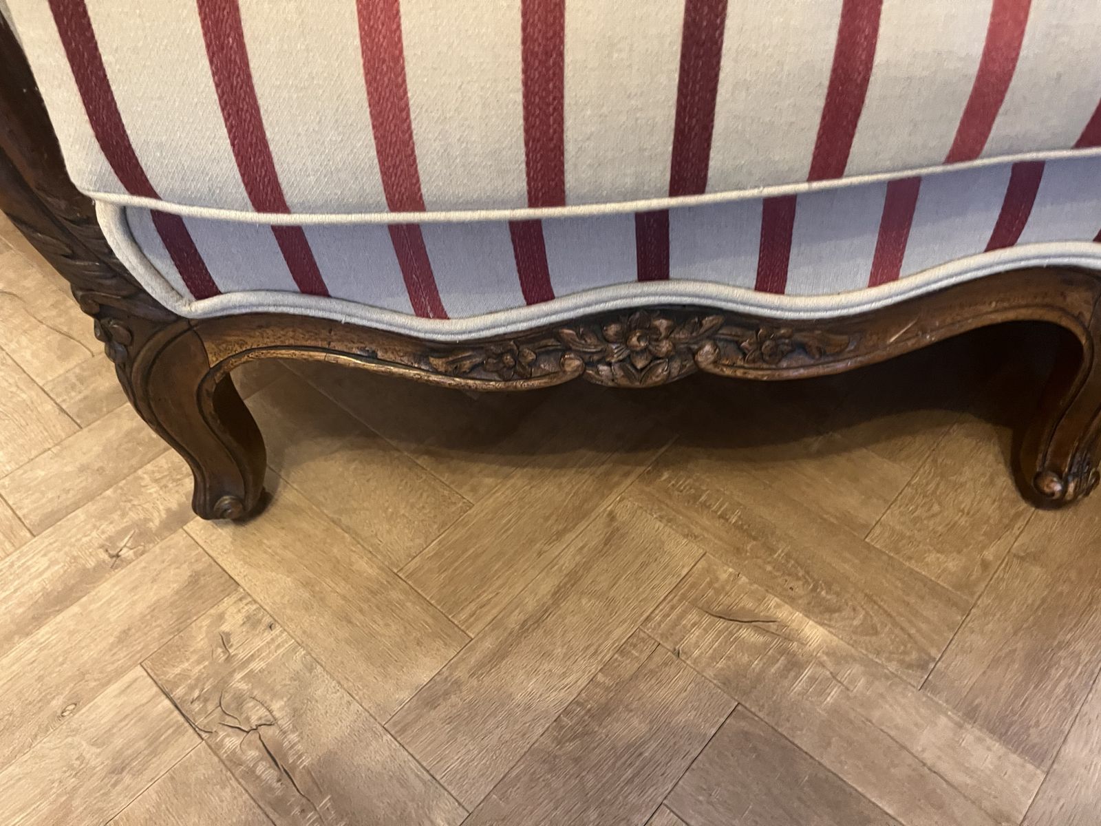 French Style Carved Wood Sofa / Canapé photo for sale