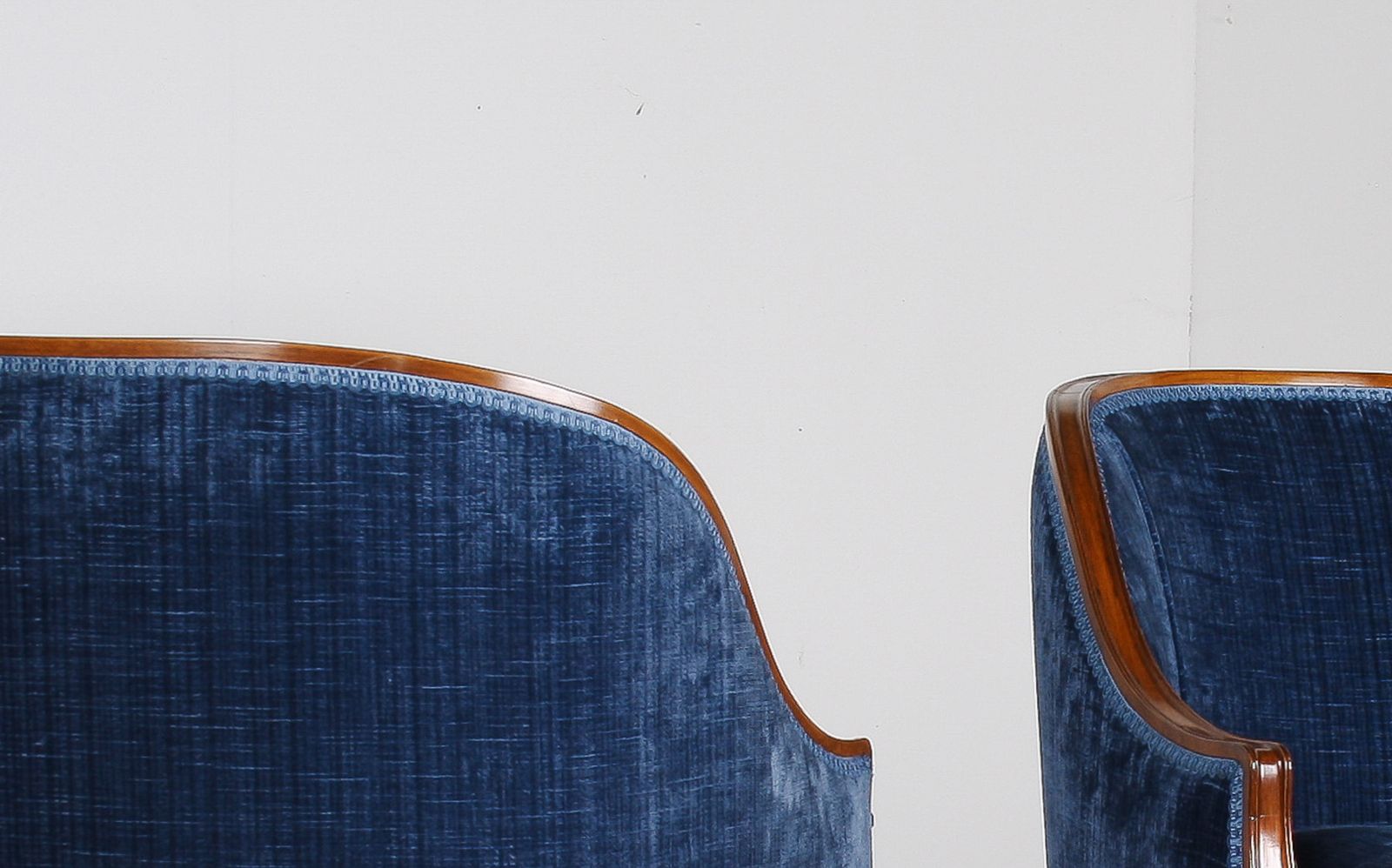 A Exquisite Pair Of Tub Chairs In Royal Blue By Fine Furniture Maker Arthur Brett photo vinterior