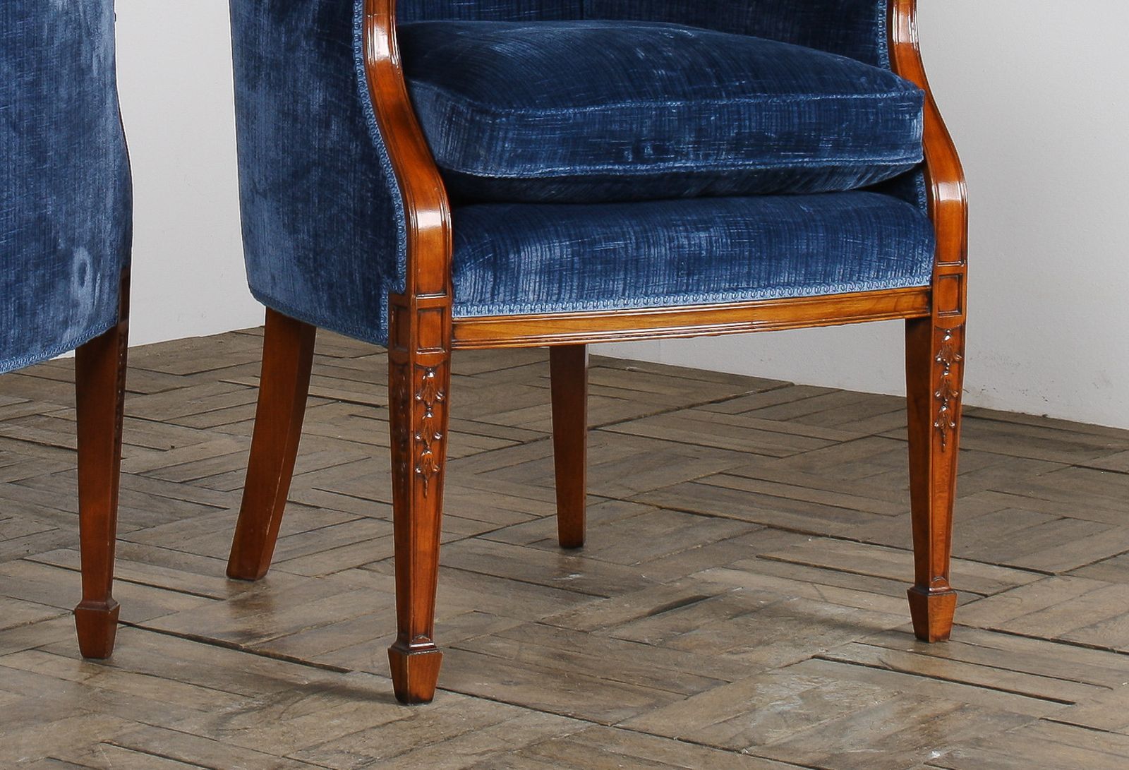 A Exquisite Pair Of Tub Chairs In Royal Blue By Fine Furniture Maker Arthur Brett photo vintage