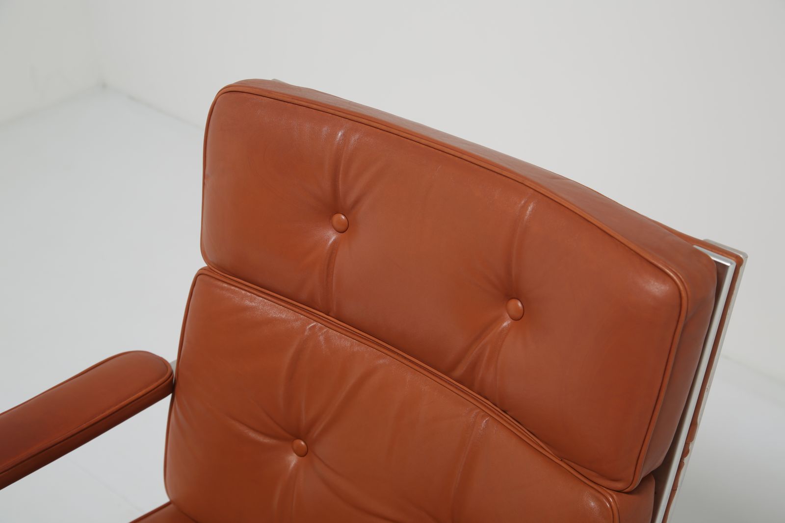 Karl Erik Ekselius Executive Swivel Office Chair: Model ‘Mondo’ In Cognac Tan Leather For Joc, Sweden, 1960s photo vintage
