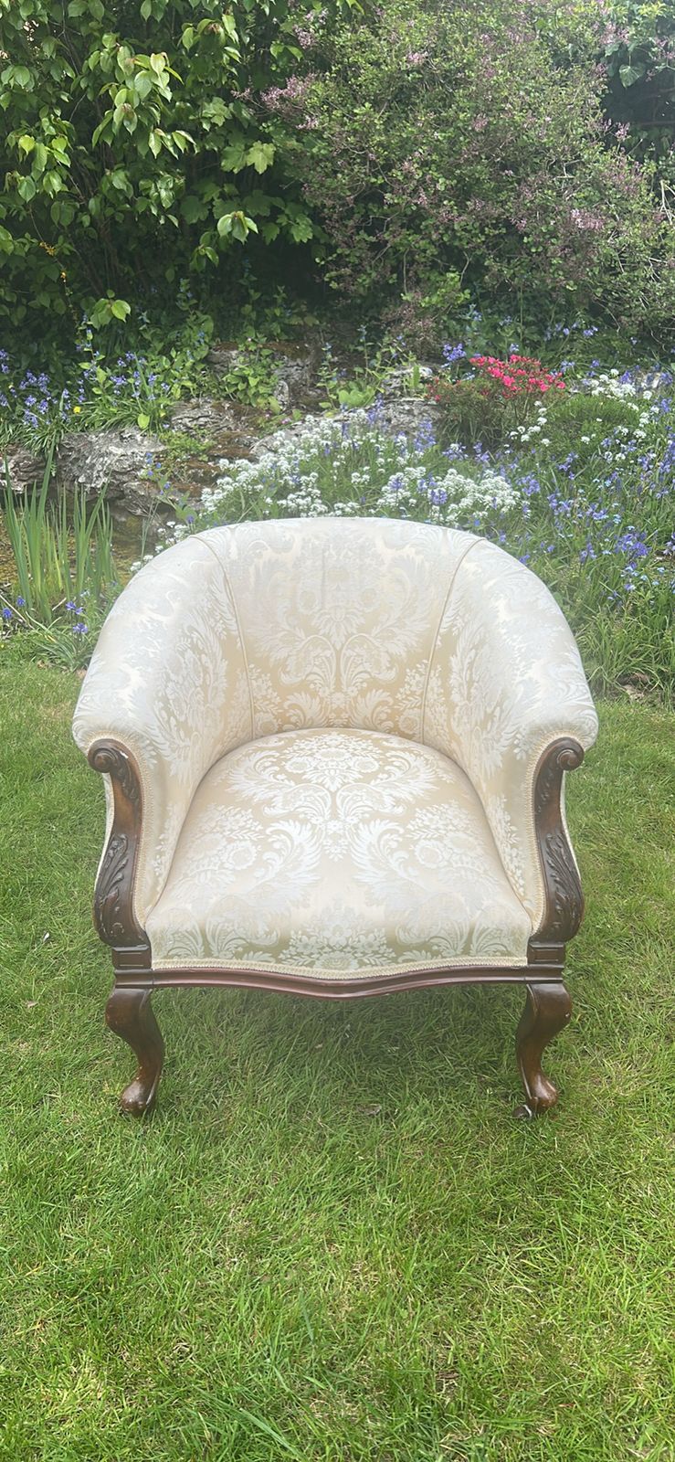 Spoon Shaped Back Victorian Mahogany And Cream Damask Chair