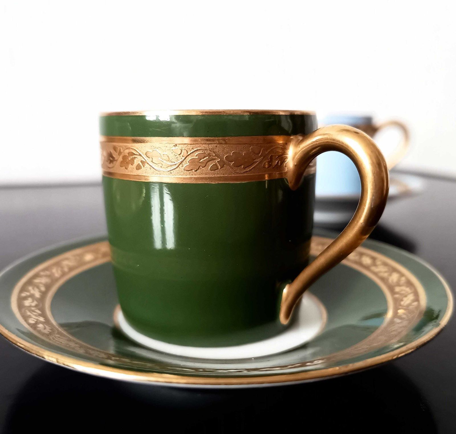 Art Deco Limoges Arlequin Collection: 3 Cups & Saucers, Acid Etched Oak Leaf Gilding, 1929 photo vintage