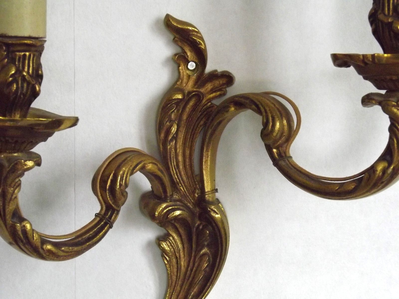 Appliques murales doubles vintage en bronze, décor de feuilles d'acanthe, France photo 140.0