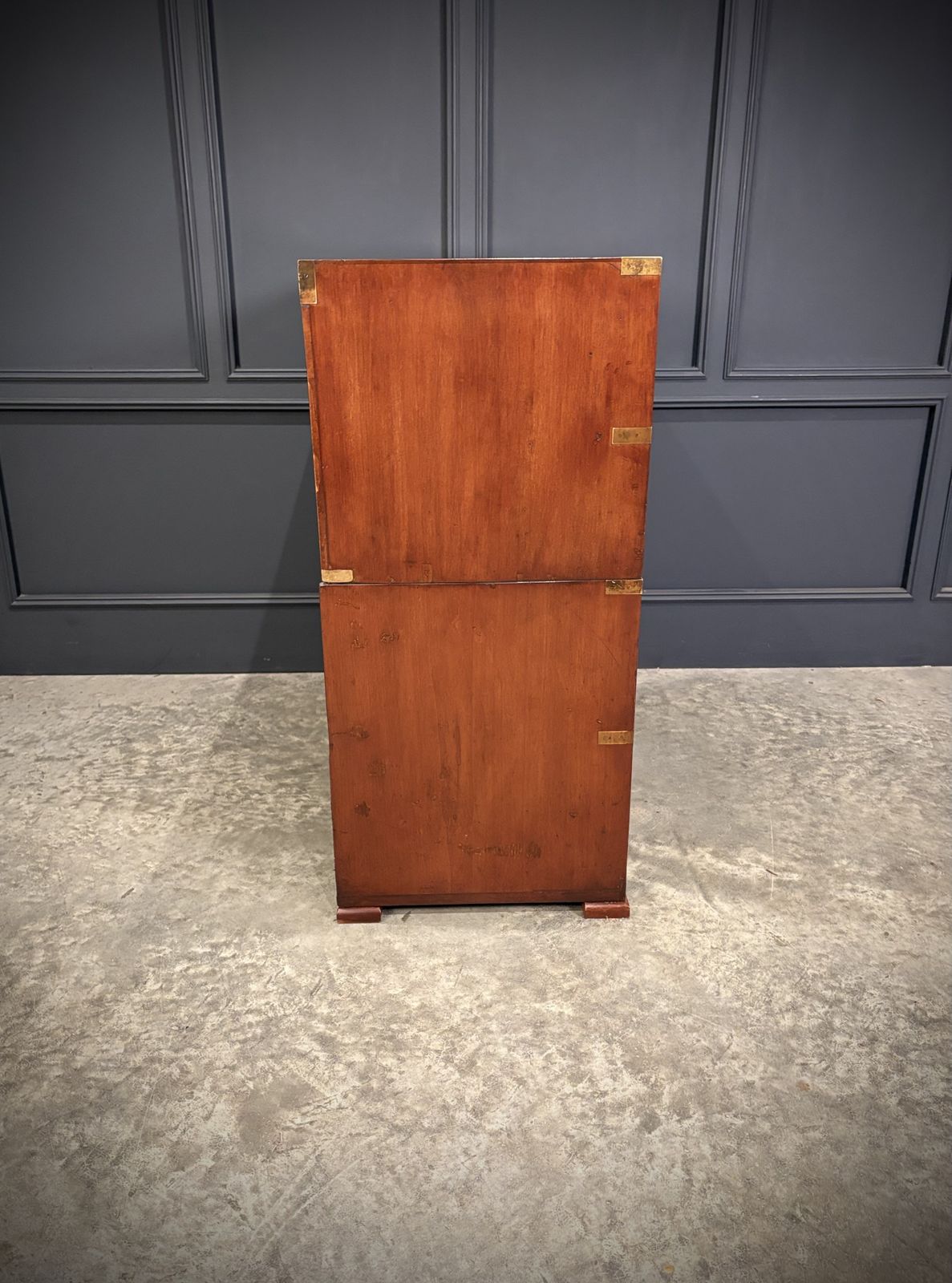 photo vintage Mahogany Military Campaign Chest By Ross & Co.