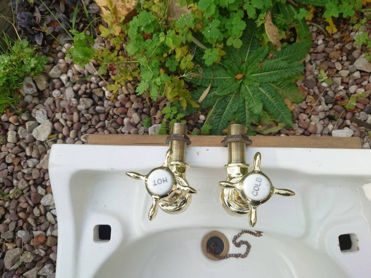 Victorian Brass Bath Taps: Polished Globe Faucets photo 245.0
