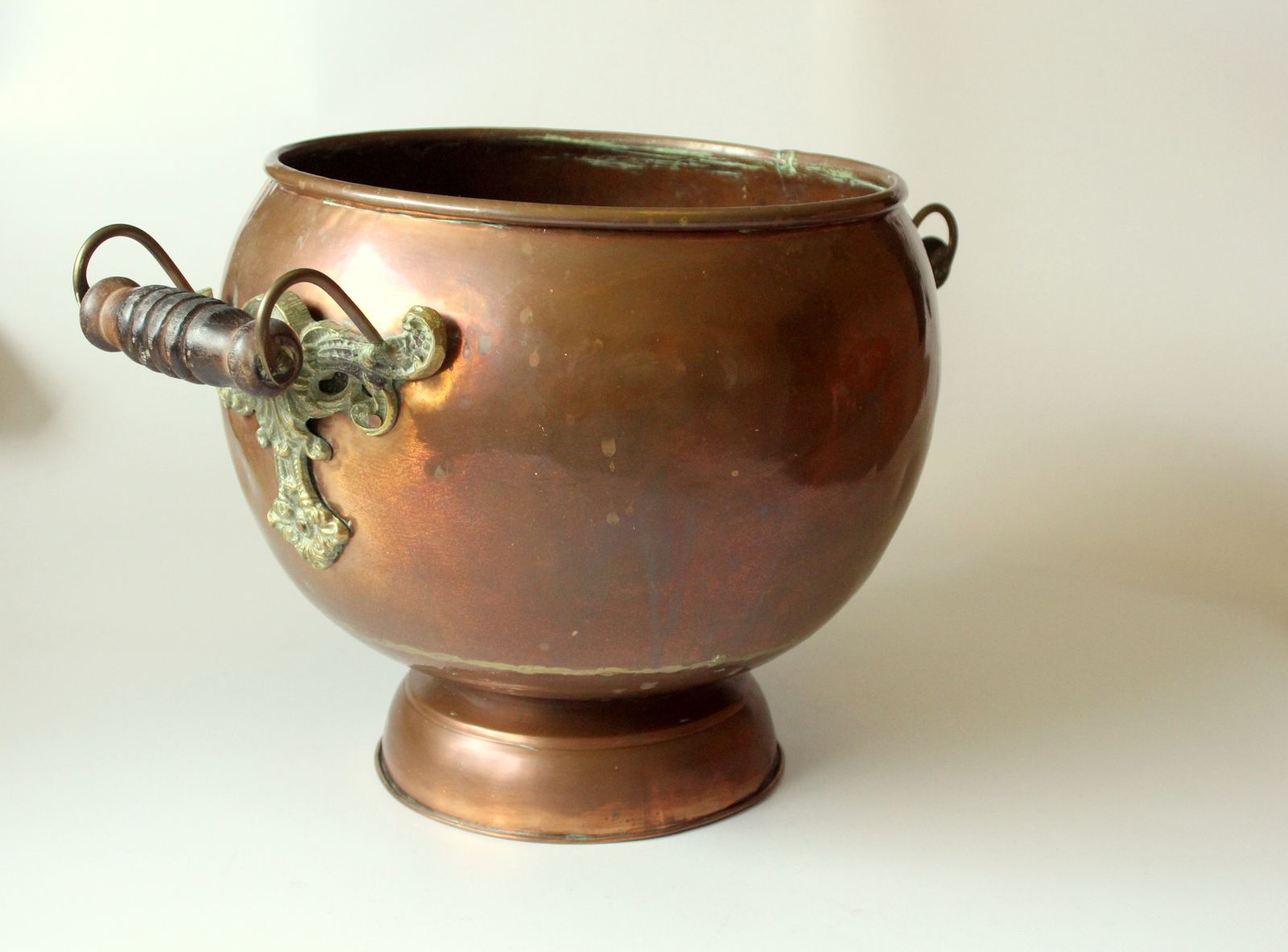 Large Copper And Brass Planter With Wooden Handles   Vintage From The 60s photo for sale