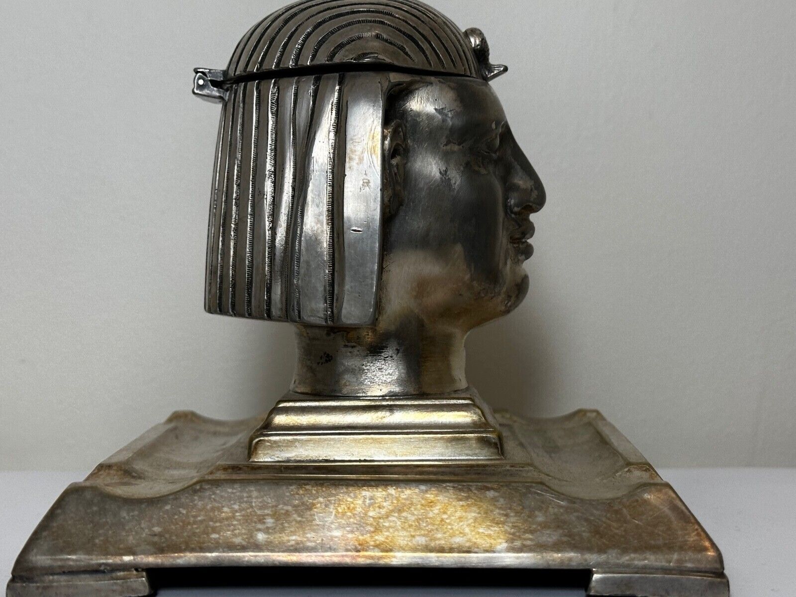 photo vintage Rare Victorian Egyptian Revival Silver Plate Pharaoh Inkwell – Lee & Wigfull, Sheffield