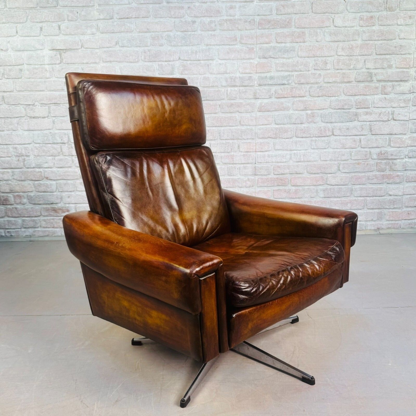 Vintage 1970s Danish Tan Leather Swivel Chair Mid Century Armchair photo vinterior